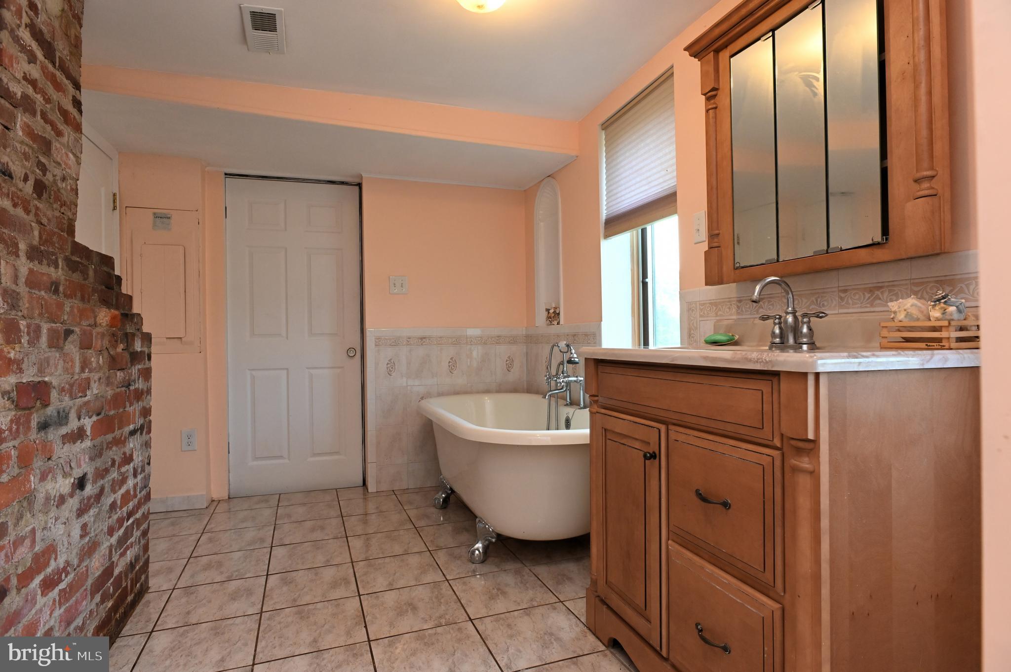 BARNESVILLE OUTSIDE - Residential