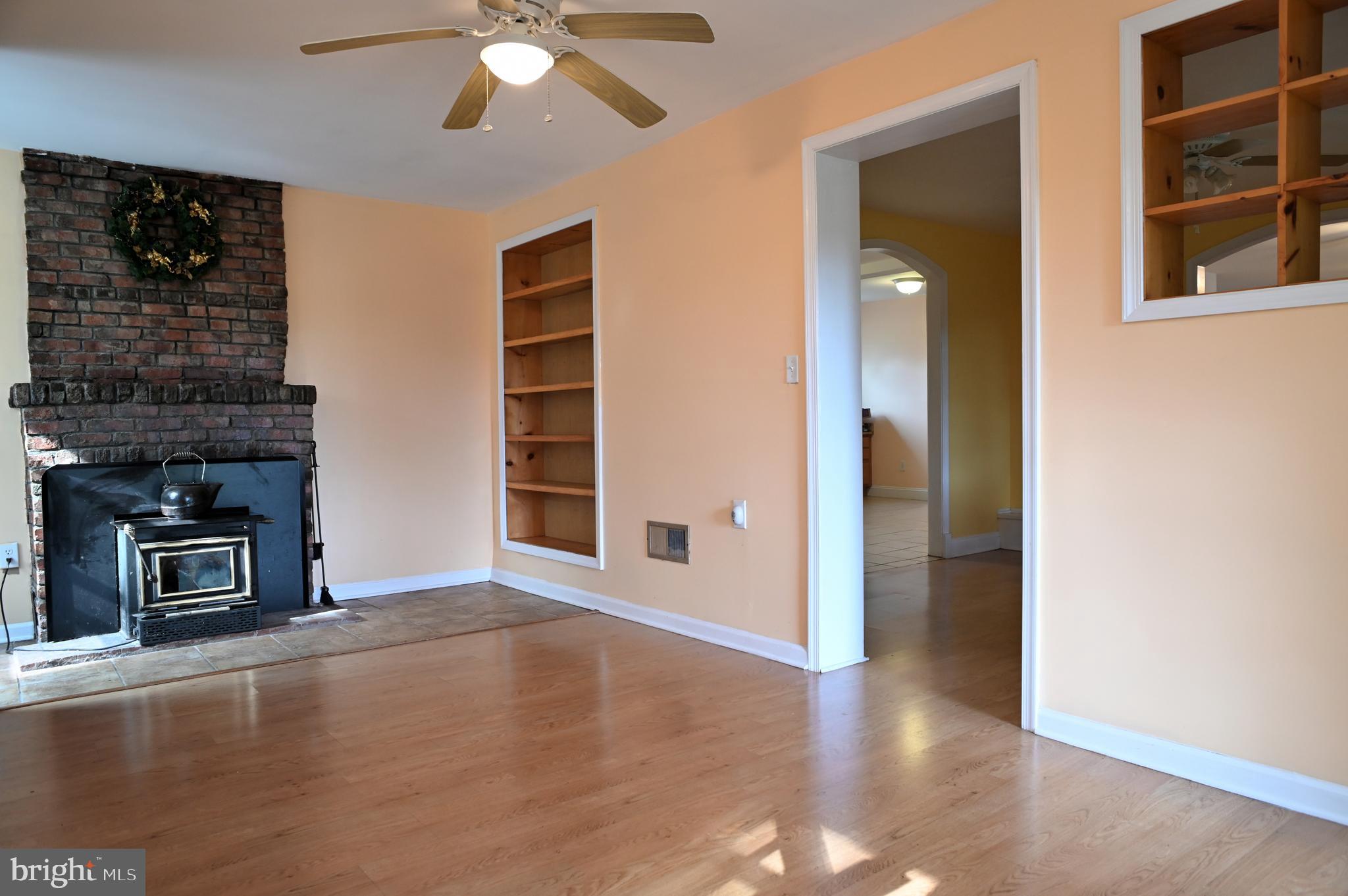 BARNESVILLE OUTSIDE - Residential