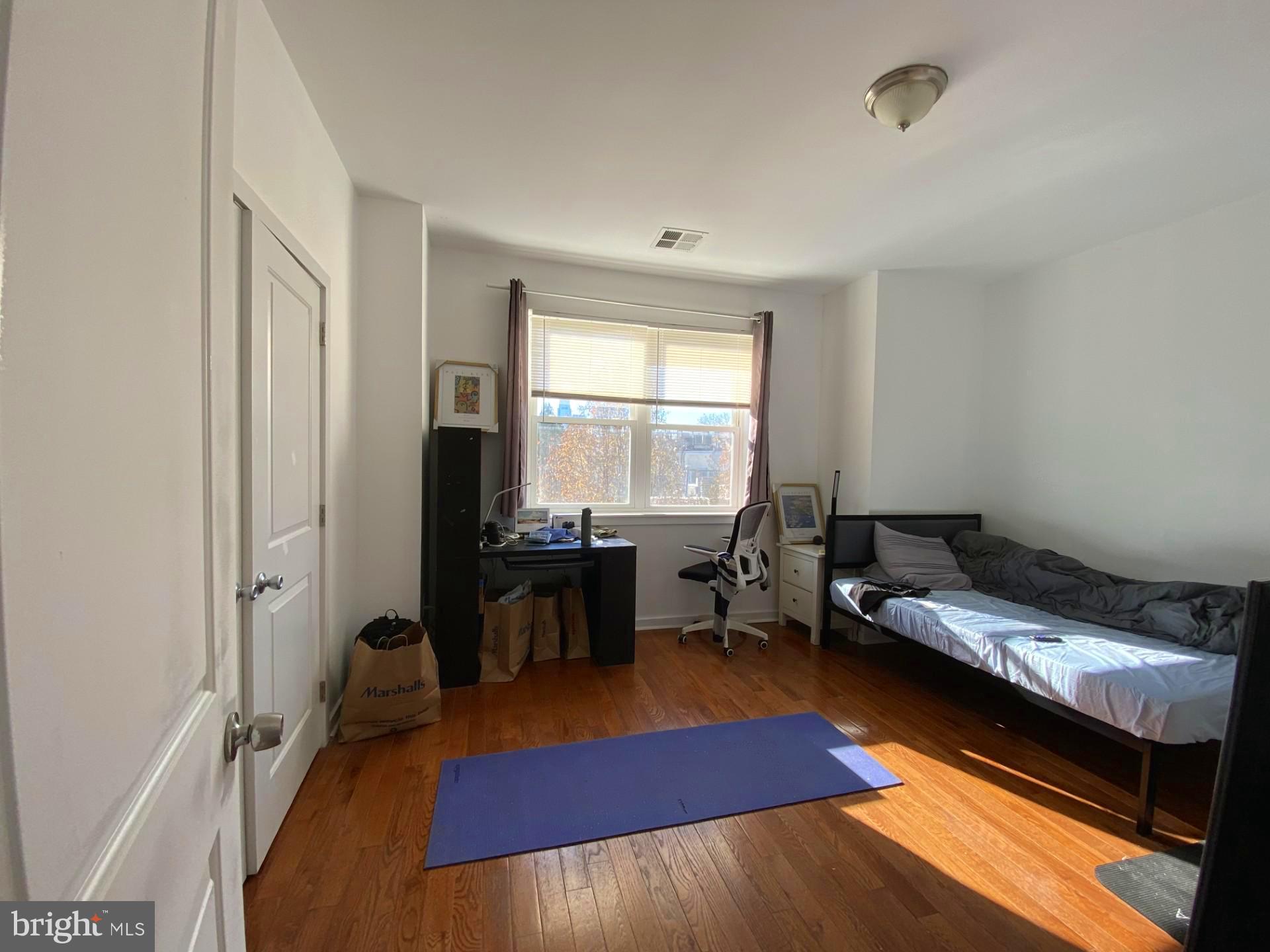 YORKTOWN - Residential Income