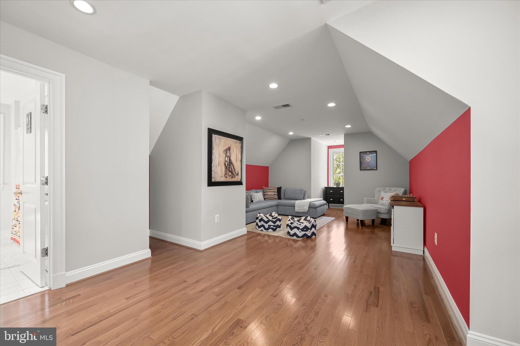 BRADLEY HILLS - Residential