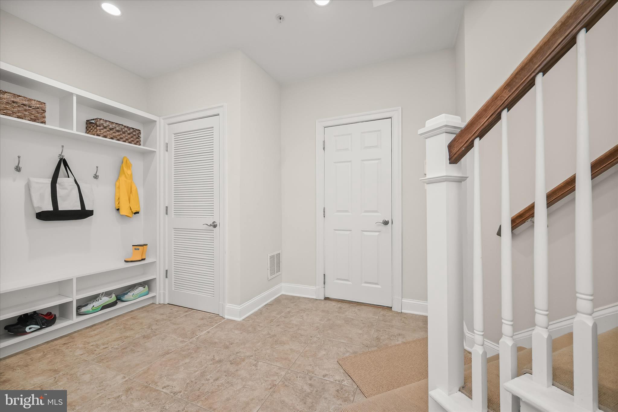 BRADLEY HILLS - Residential