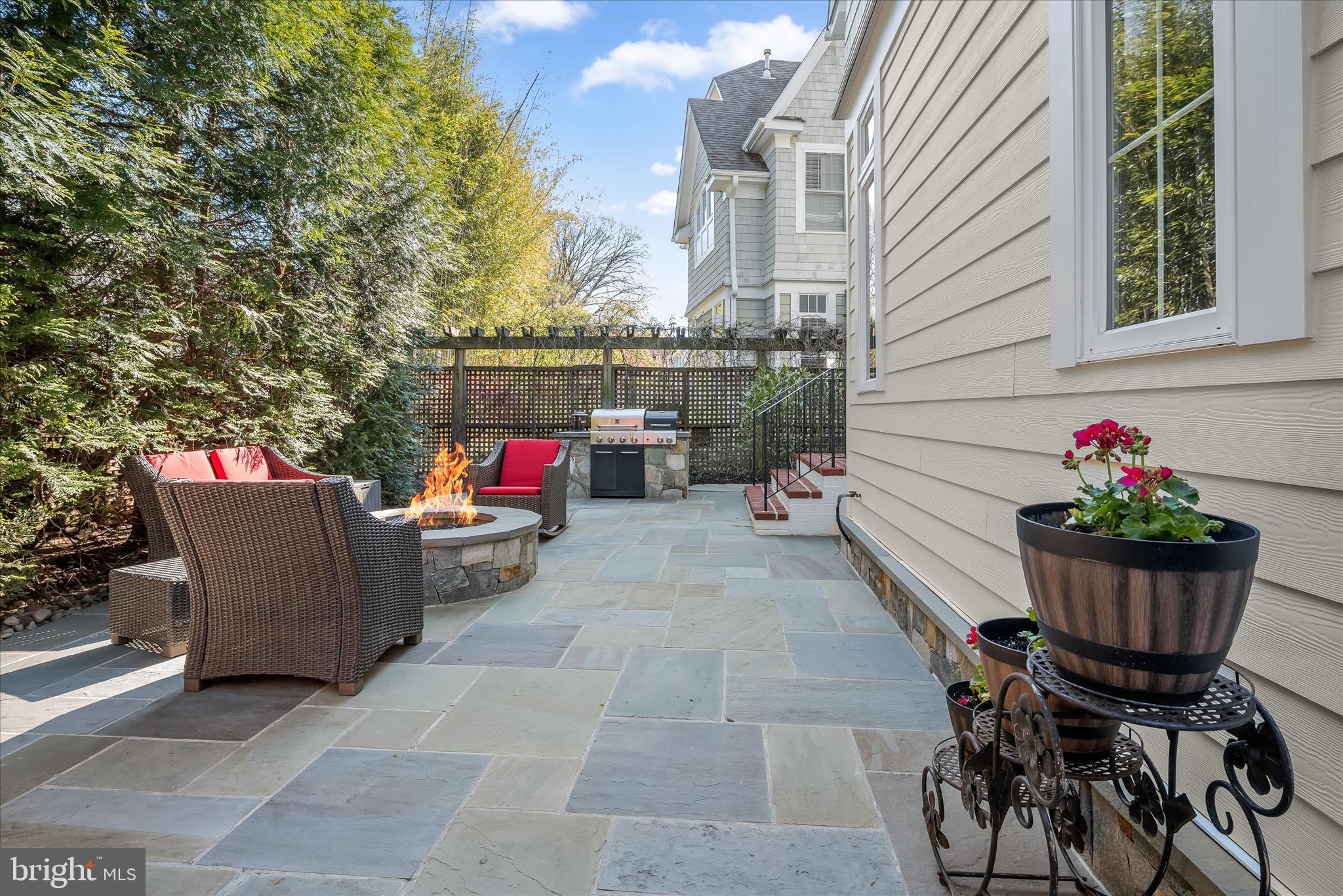 BRADLEY HILLS - Residential