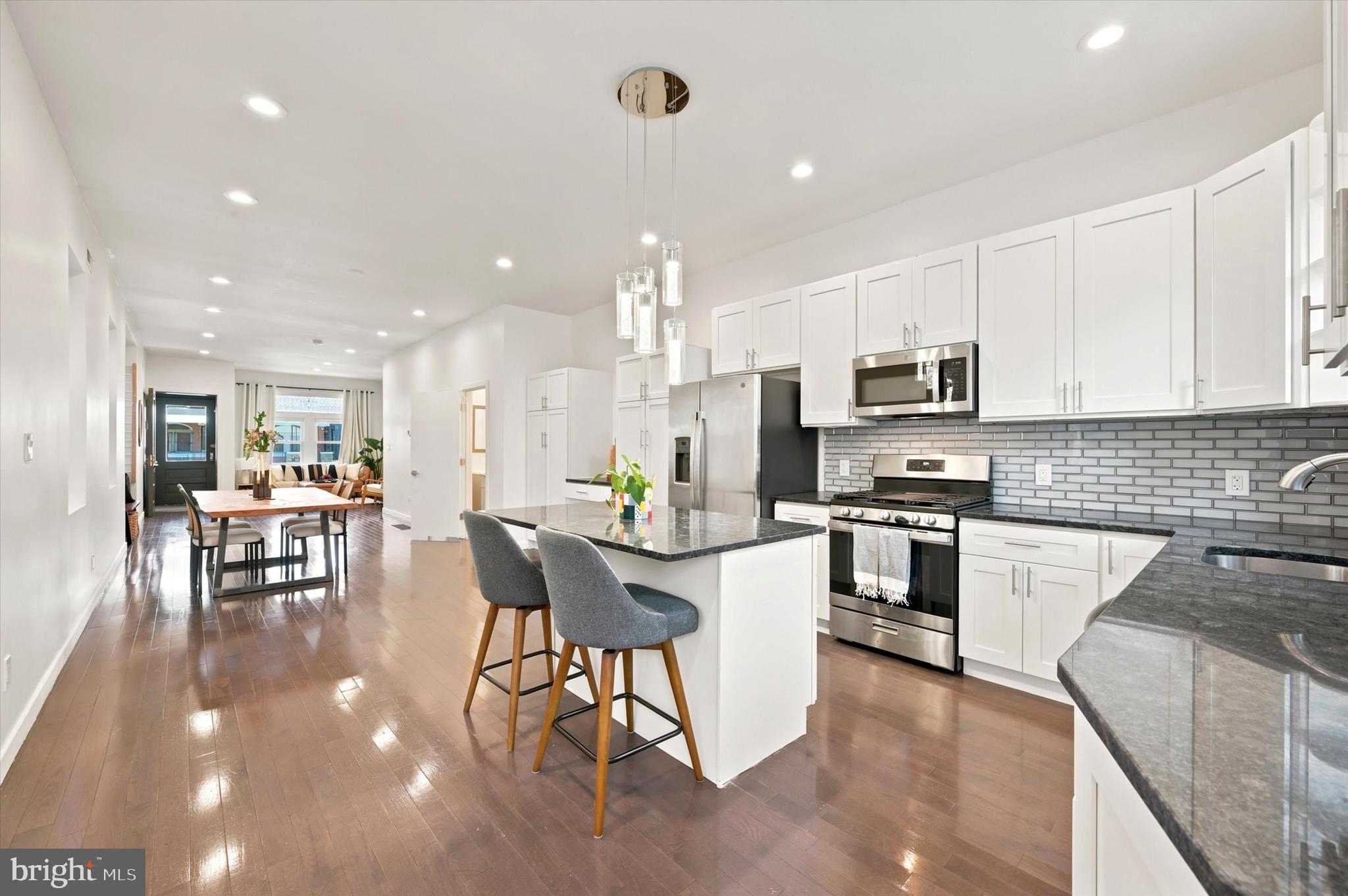 GARDEN COURT - Residential