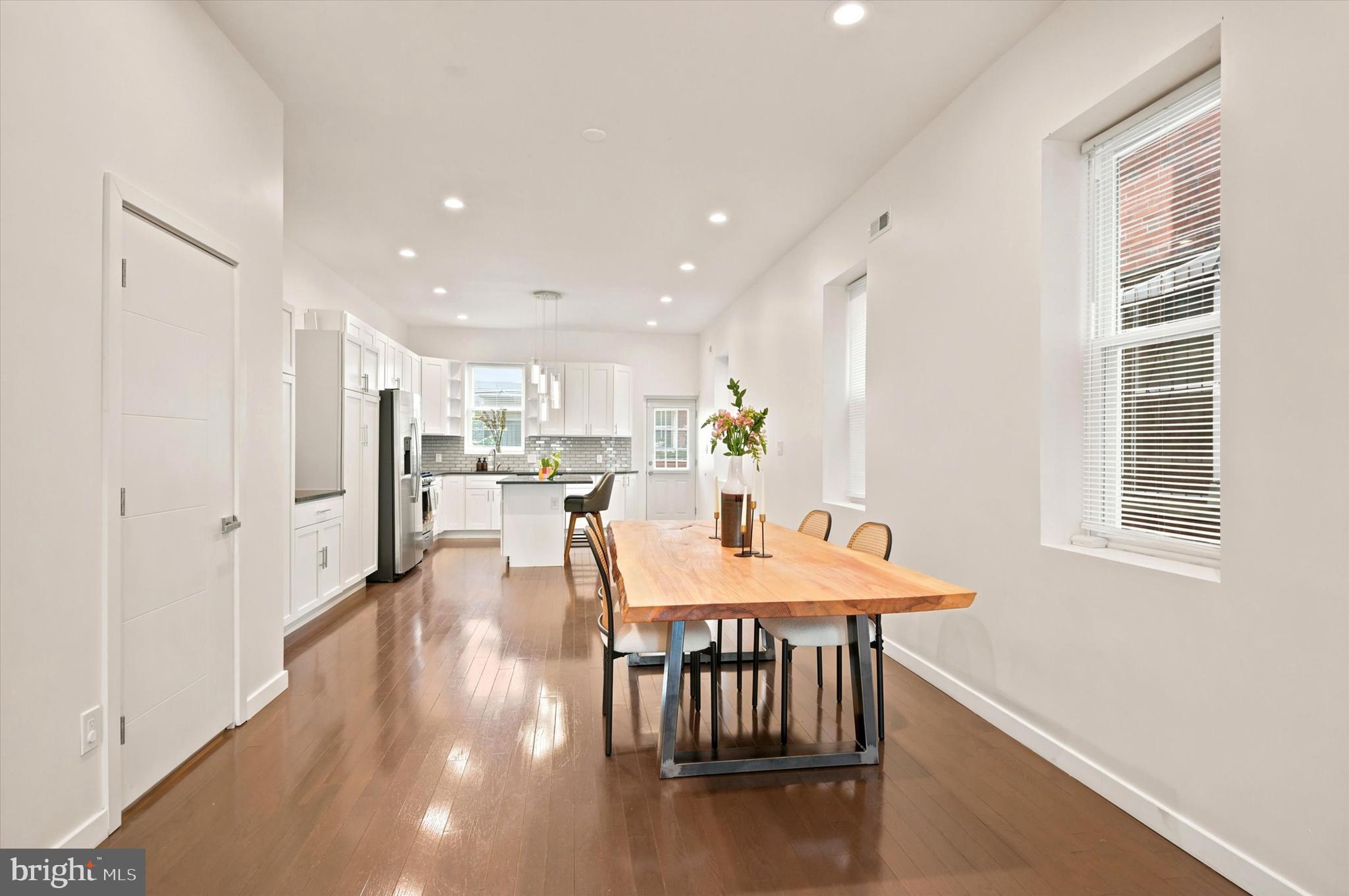 GARDEN COURT - Residential
