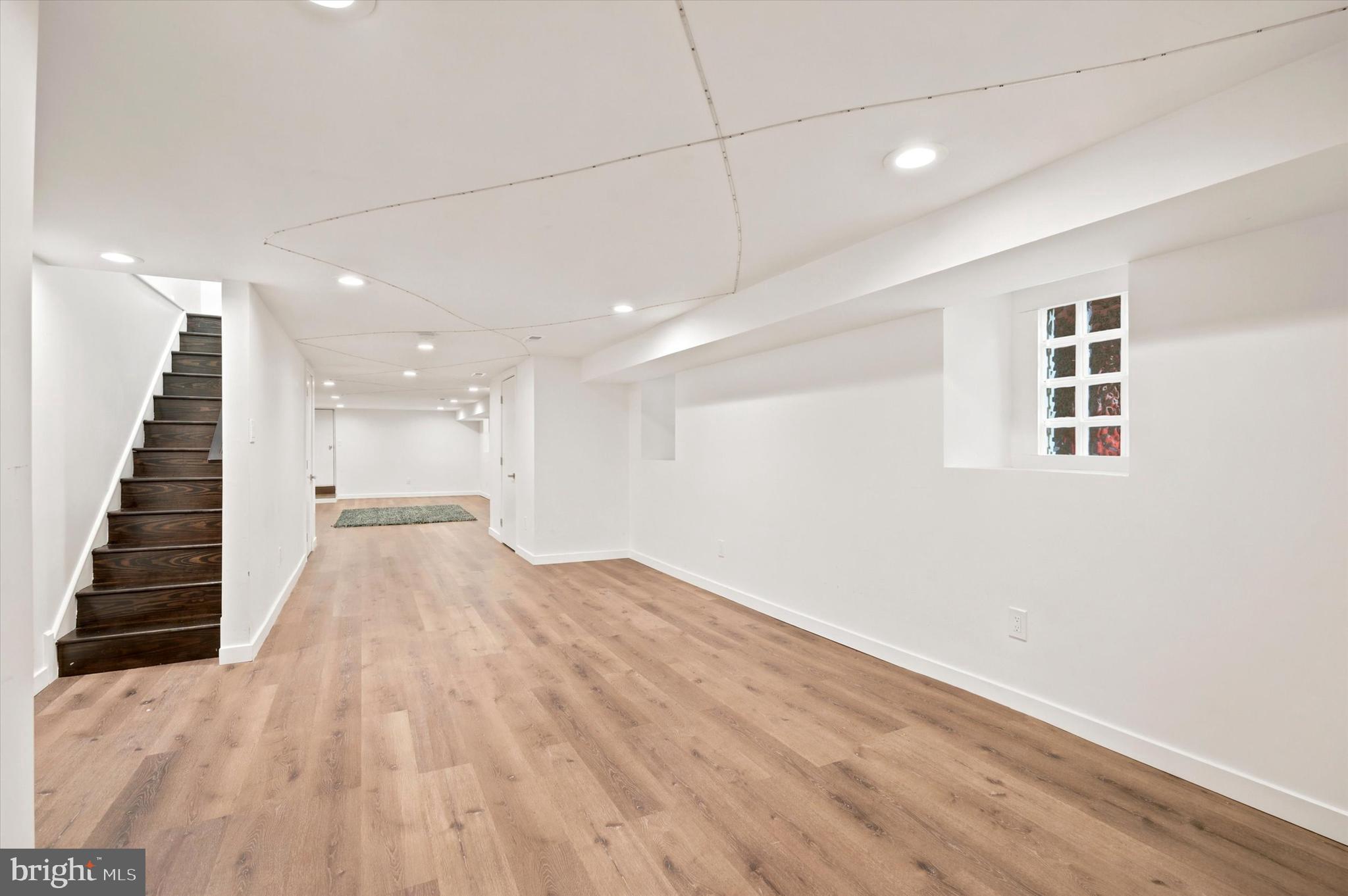 GARDEN COURT - Residential