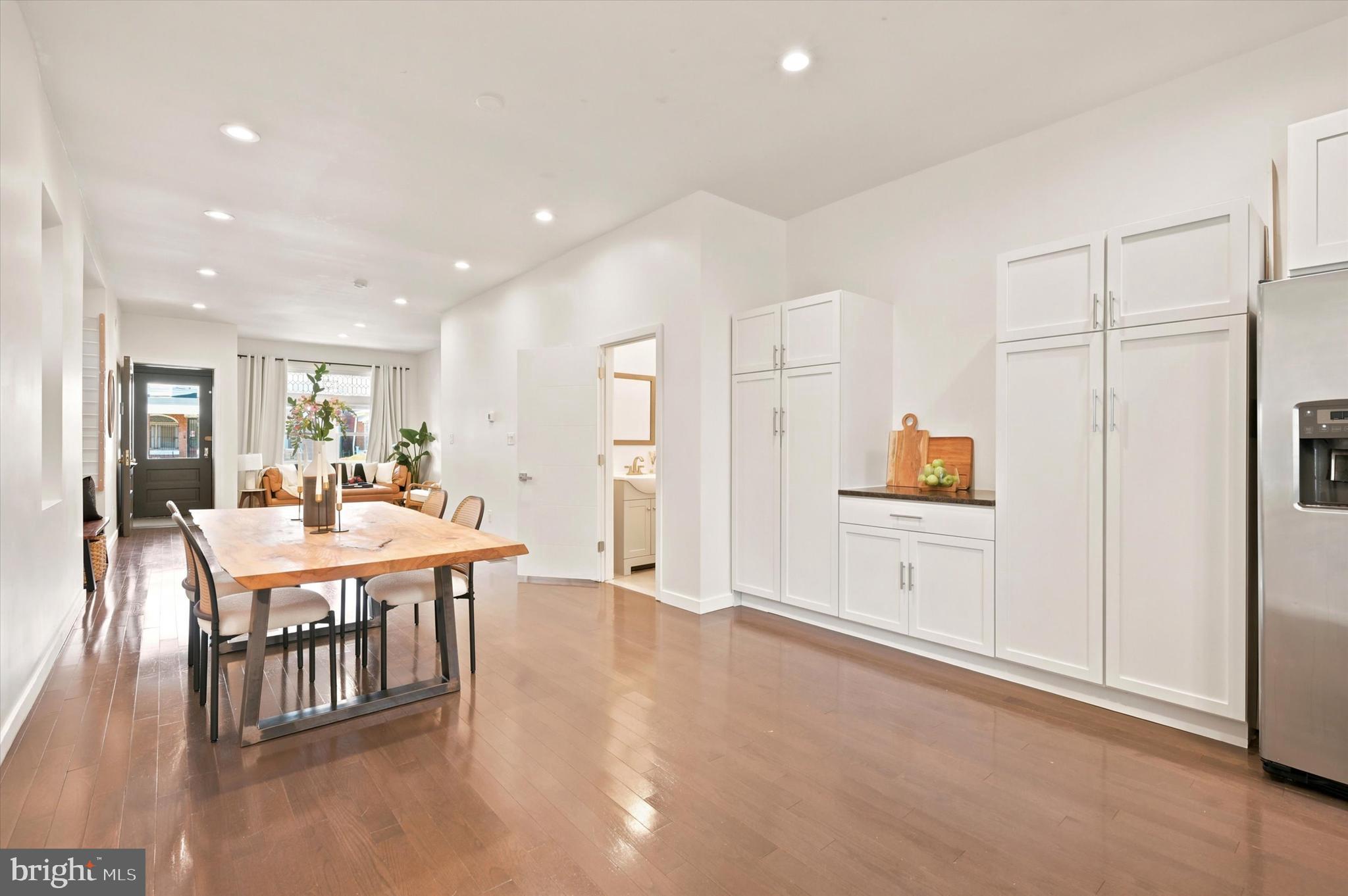 GARDEN COURT - Residential