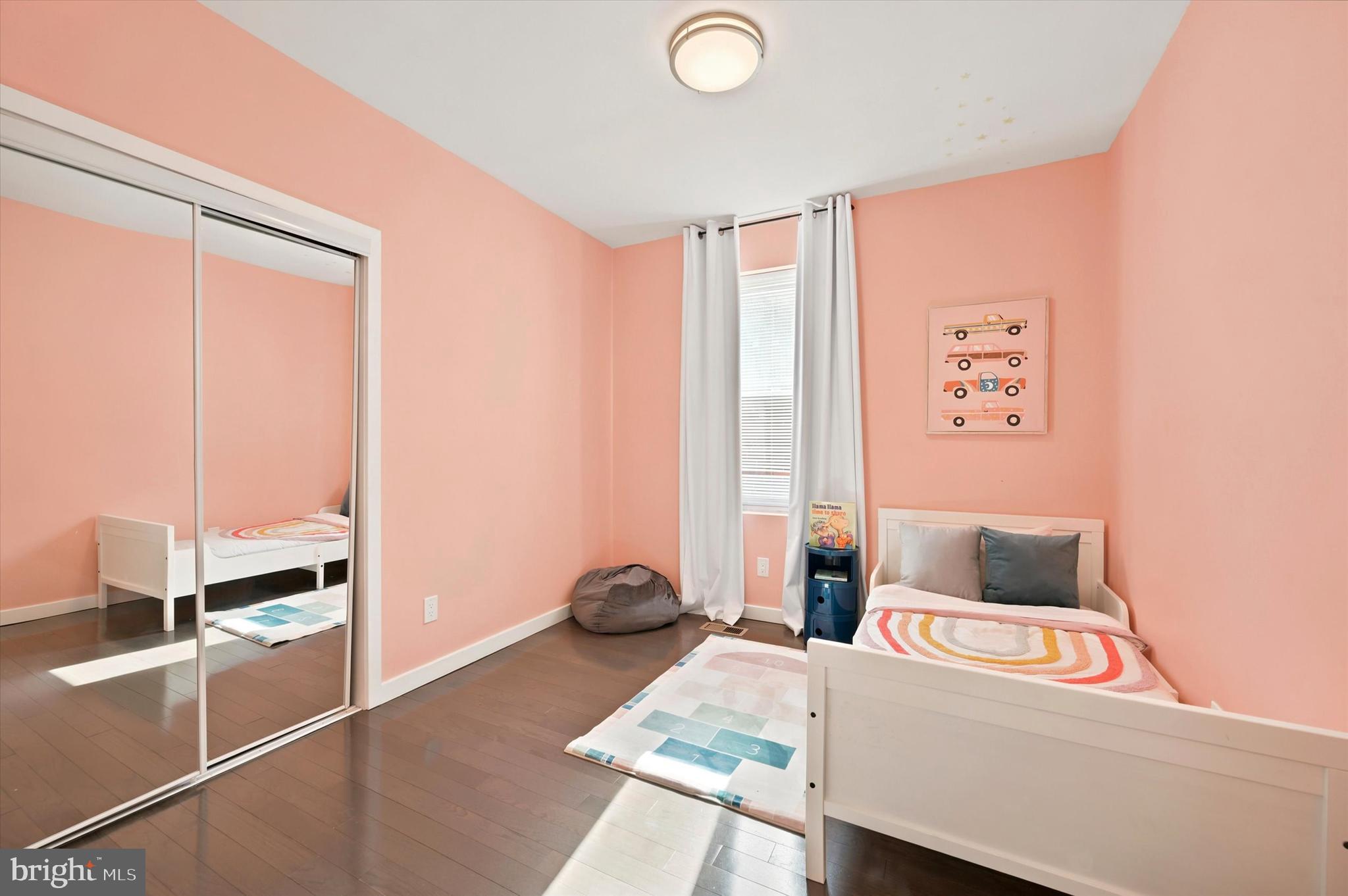 GARDEN COURT - Residential