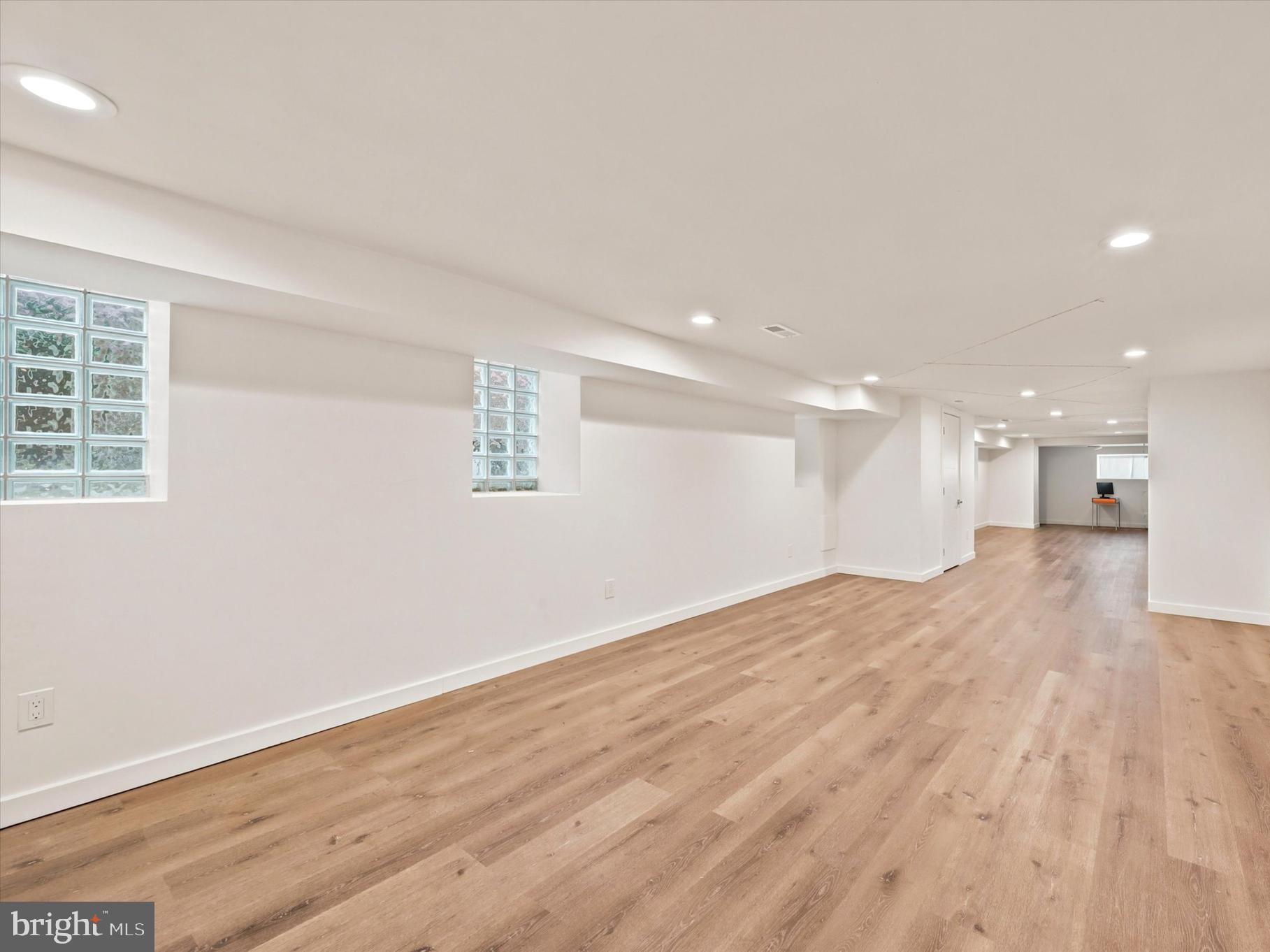 GARDEN COURT - Residential