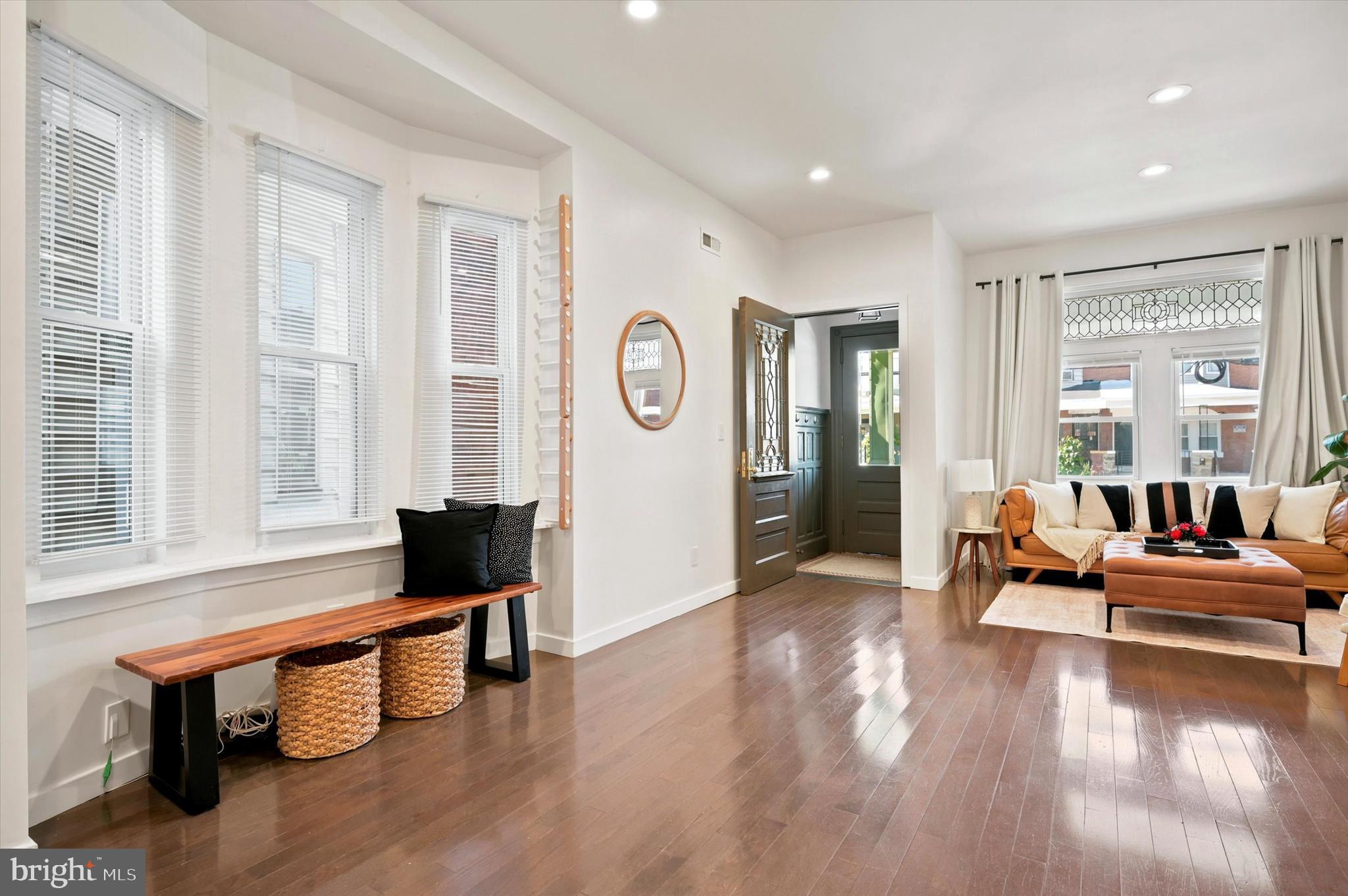 GARDEN COURT - Residential