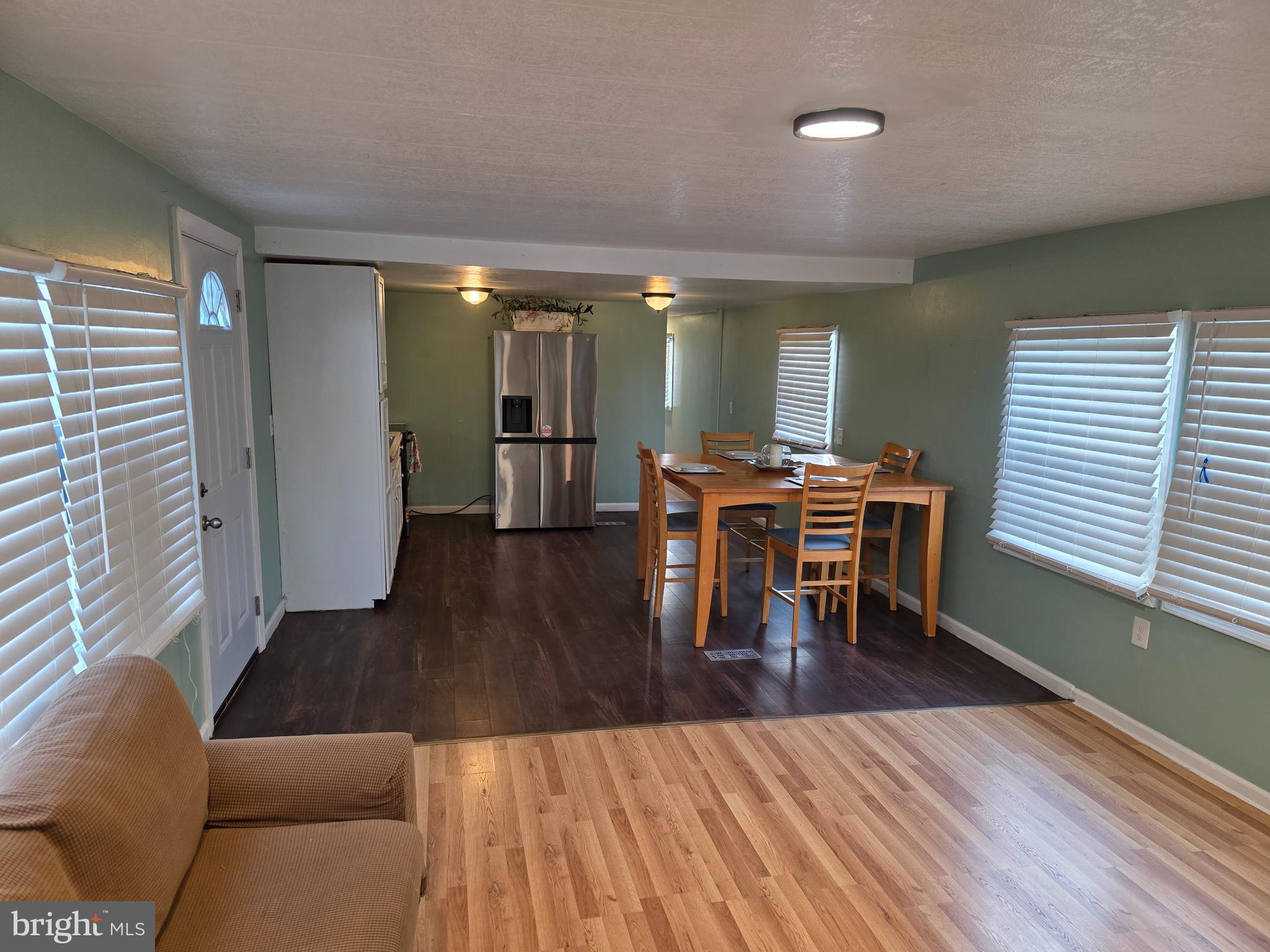 🏡 Charming Mobile Home in Harford Village – Edgewood, MD
Welcome to this well-maintained mobile home located in the desirable Harford Village community! This cozy property features:
🛏️ 2 Bedrooms
🛁 1 Full Bathroom
🍽️ Spacious Kitchen
🛋️ Comfortable Living Room
🧺 Laundry Area
The home offers an open layout with great natural light, a functional floor plan, and updated flooring throughout the main living areas. The kitchen flows nicely into the dining space, perfect for everyday living and entertaining.
Conveniently located near shopping, dining, and major routes, making commuting easy.