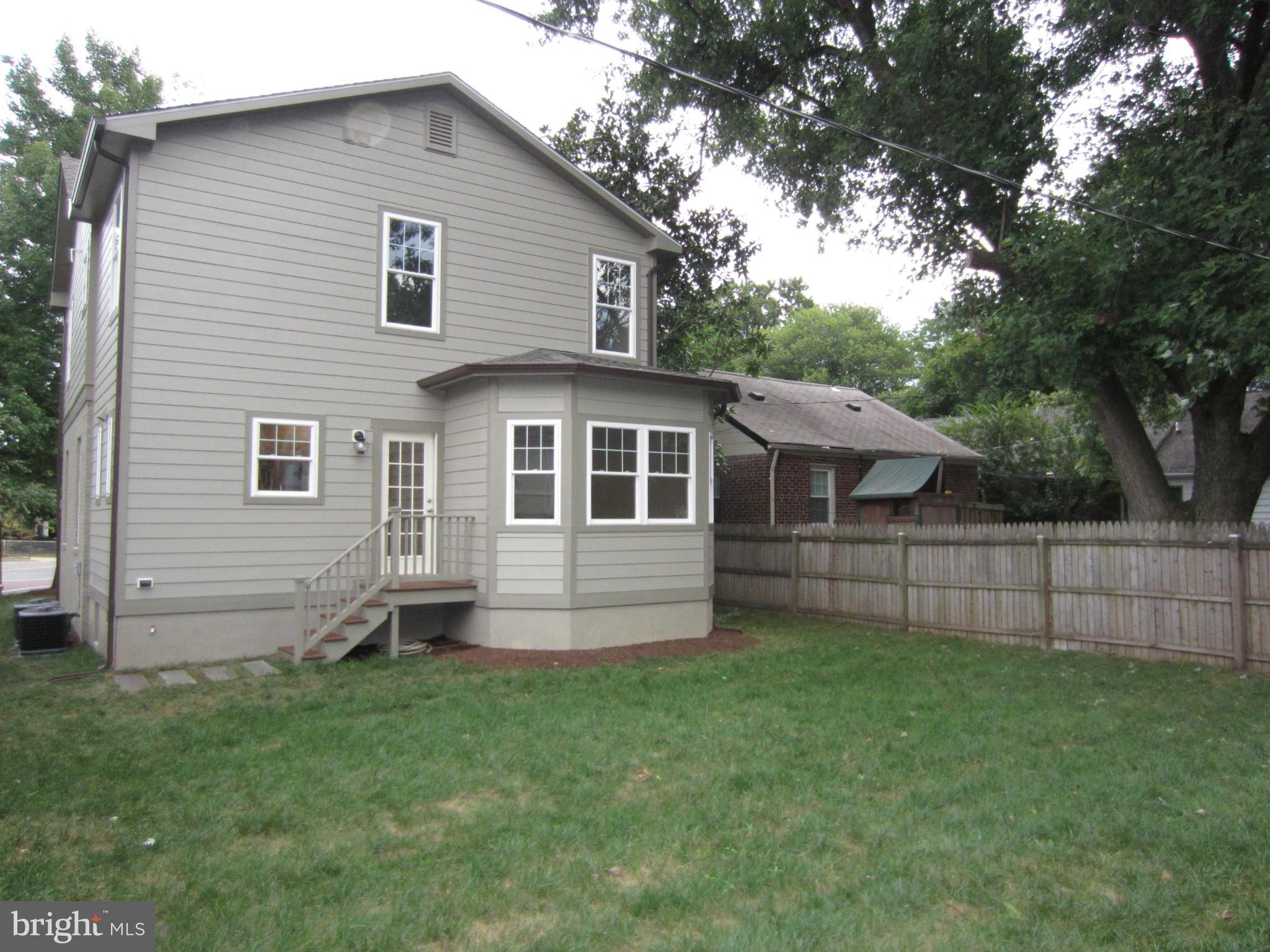 ROSEMONT PARK - Residential