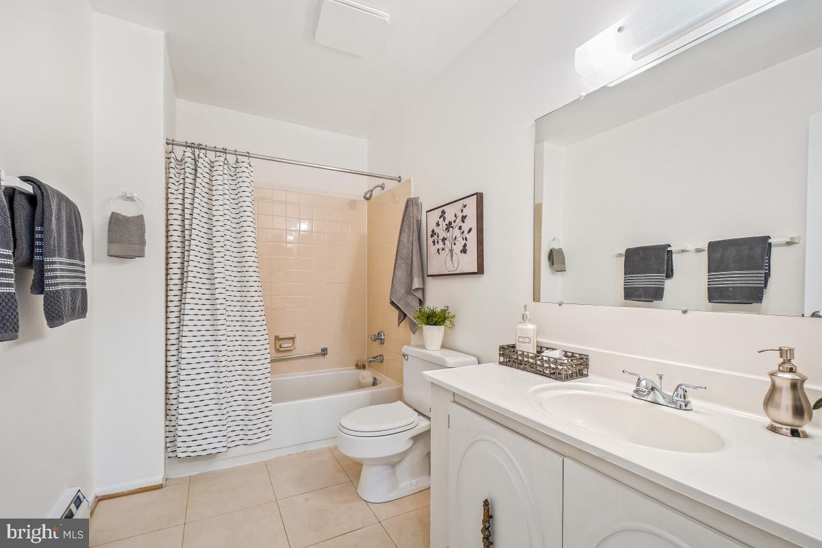 LEISURE WORLD - Residential