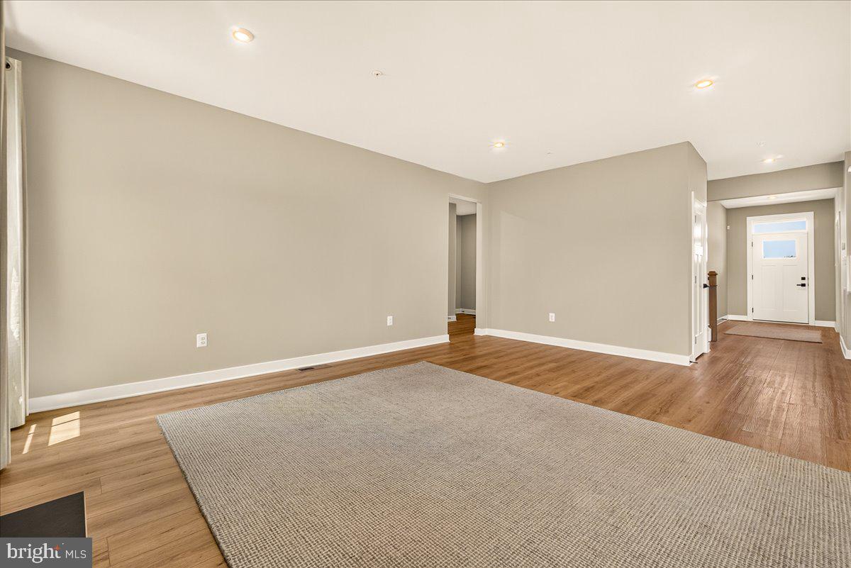 SYCAMORE RIDGE - Residential Lease