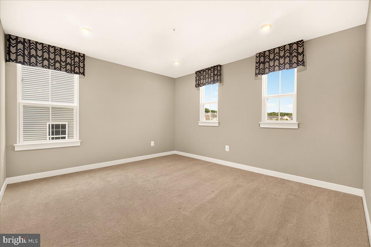 SYCAMORE RIDGE - Residential Lease