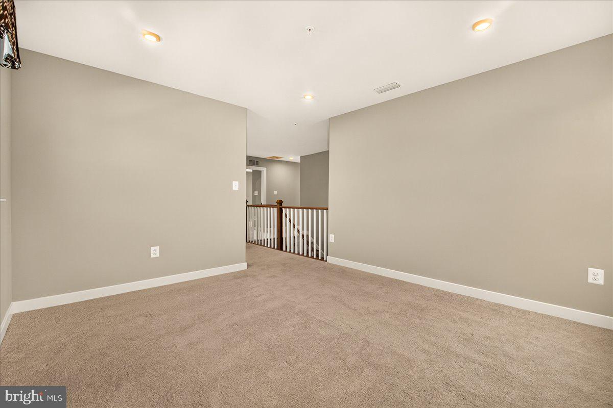 SYCAMORE RIDGE - Residential Lease