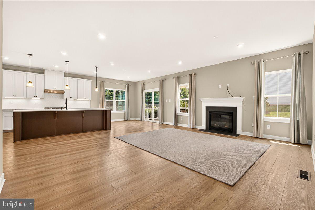 SYCAMORE RIDGE - Residential Lease