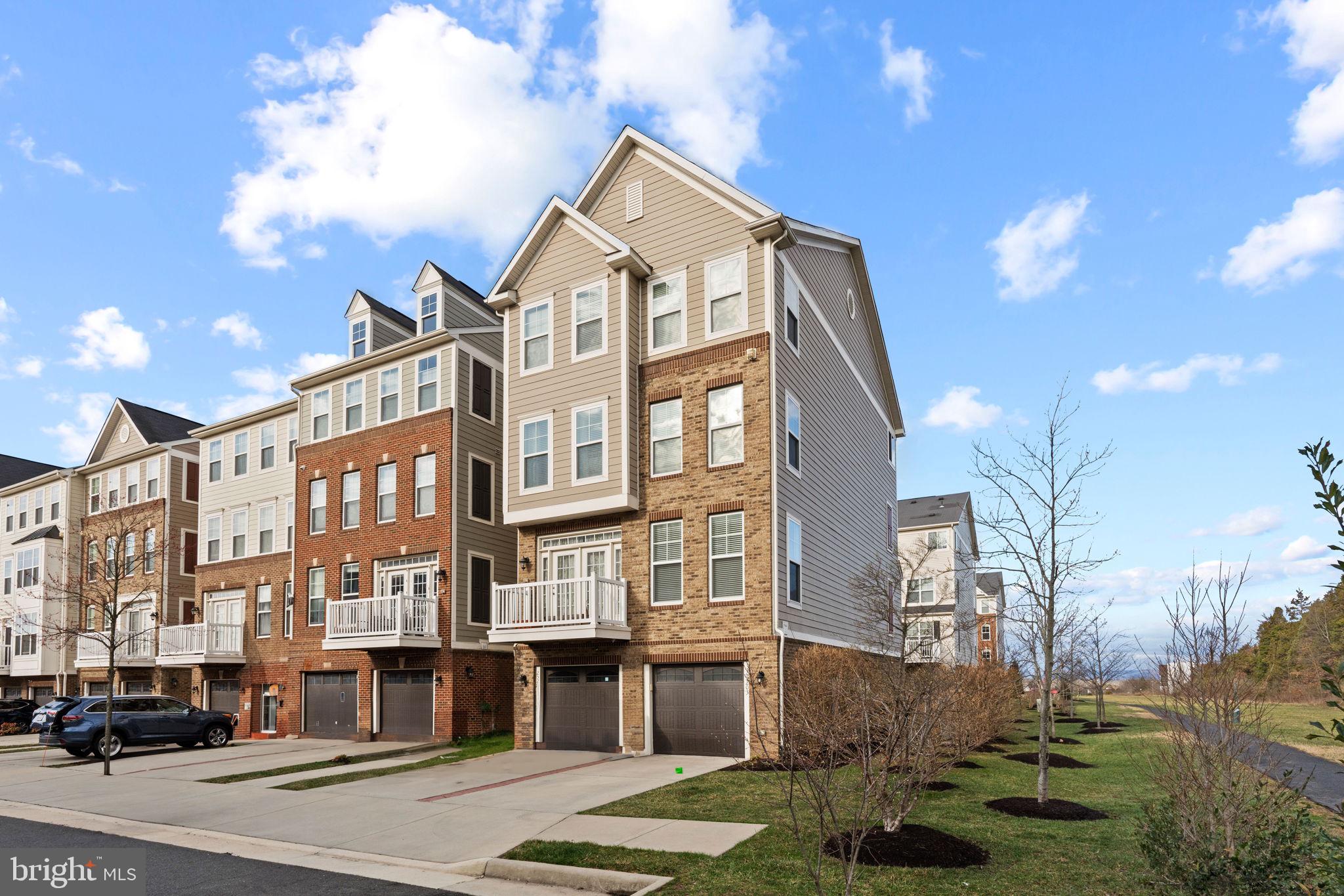 EAST GATE 3 CONDOMINIUM - Residential