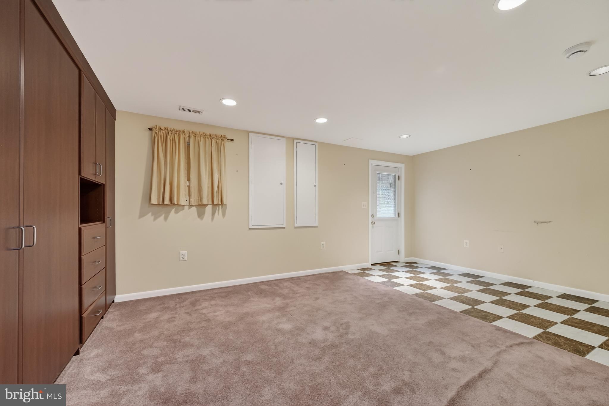 GARRETT FOREST - Residential