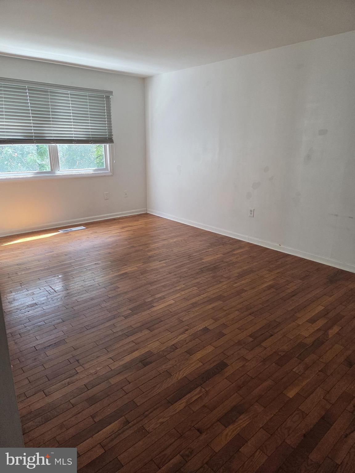 MIDDLETOWN - Residential