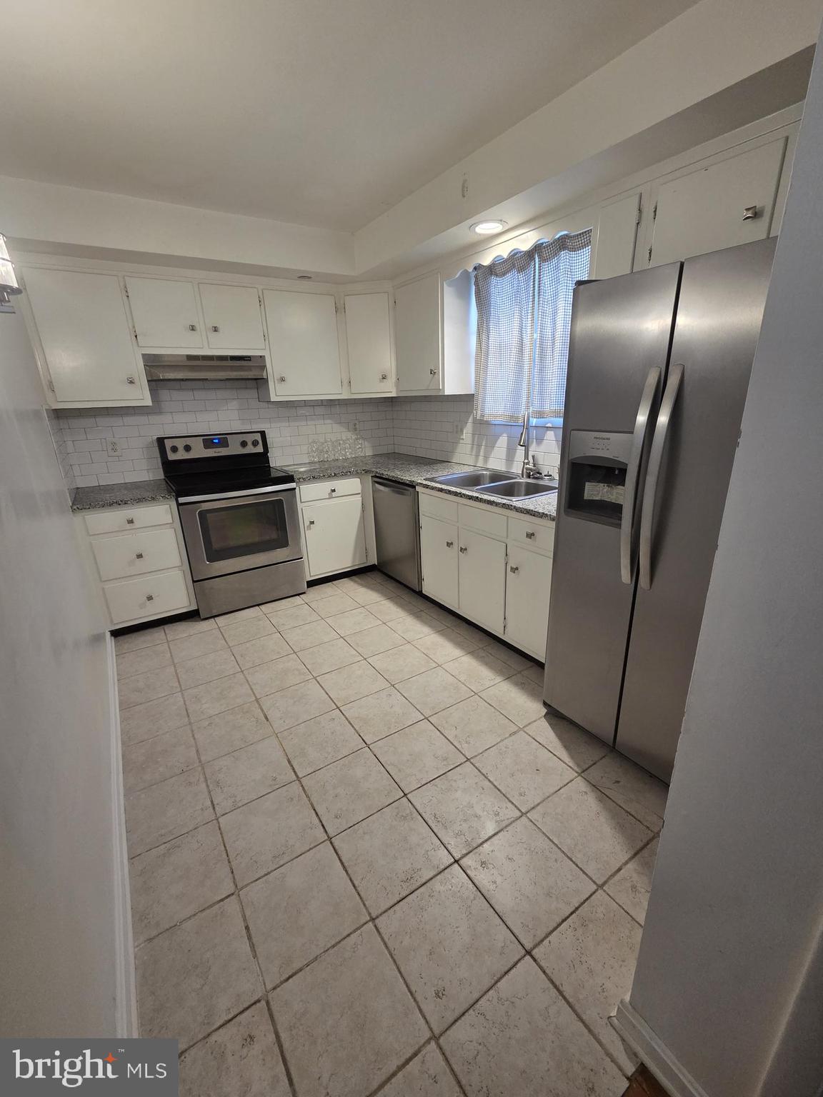 MIDDLETOWN - Residential