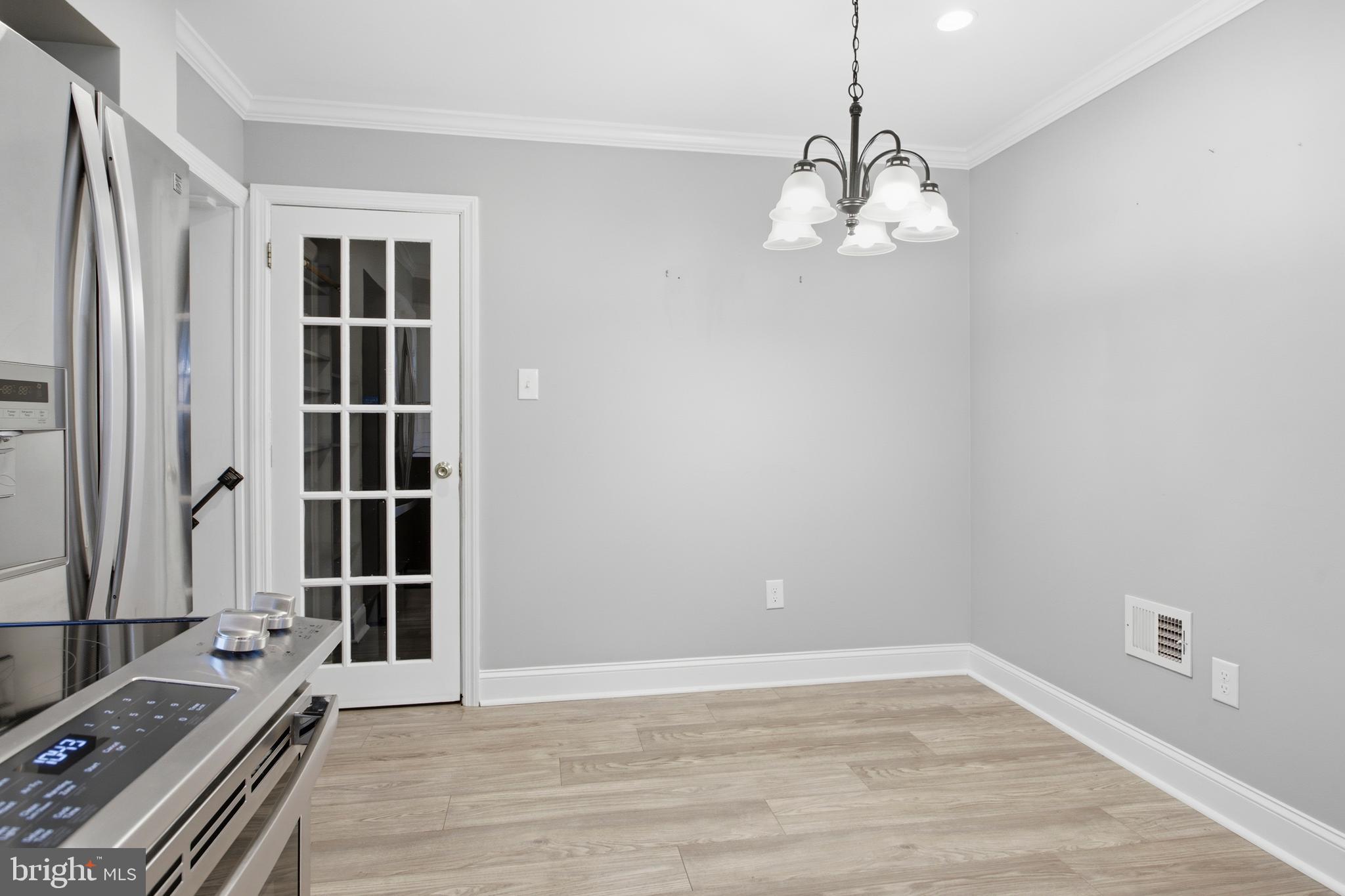 STONEY CREEK - Residential