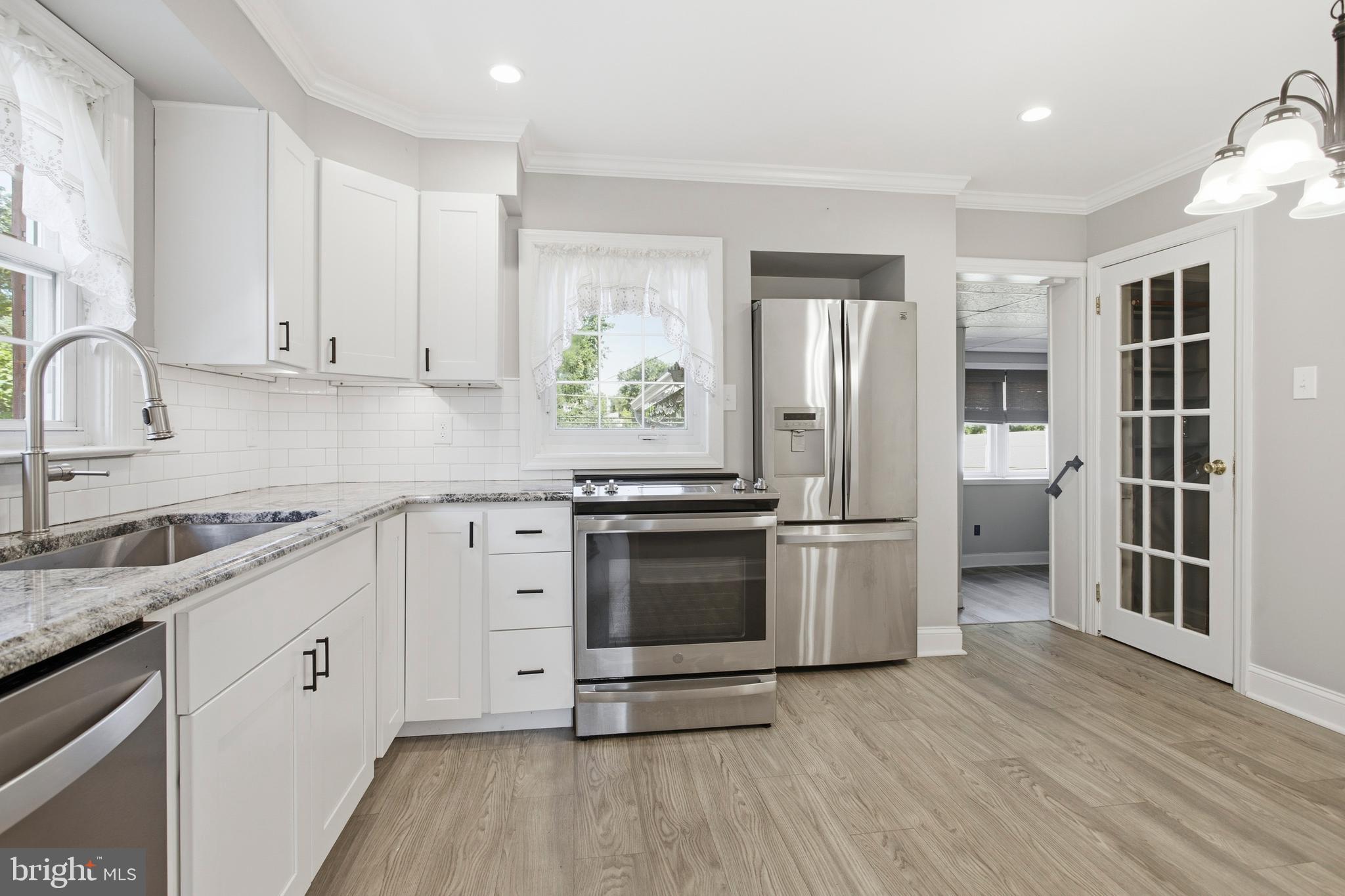 STONEY CREEK - Residential