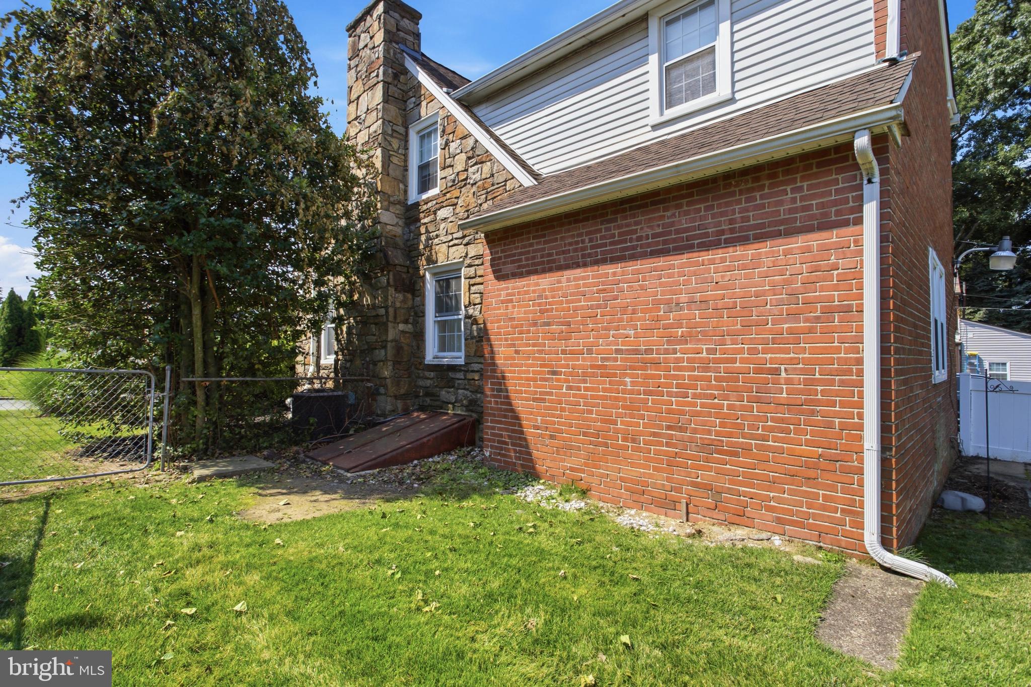 STONEY CREEK - Residential