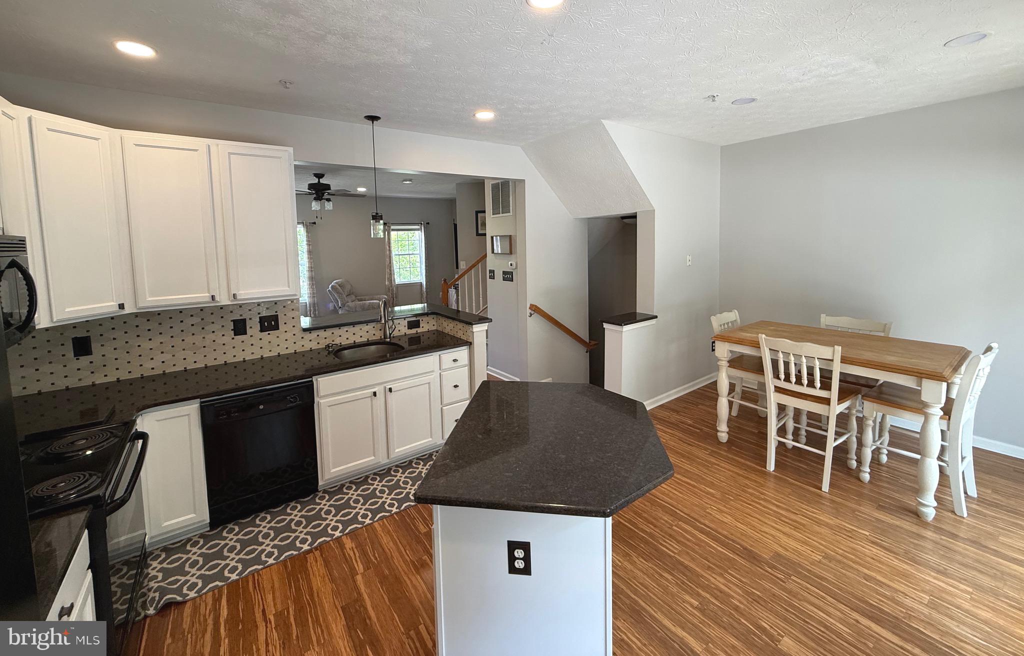 TANYARD SPRINGS - Residential