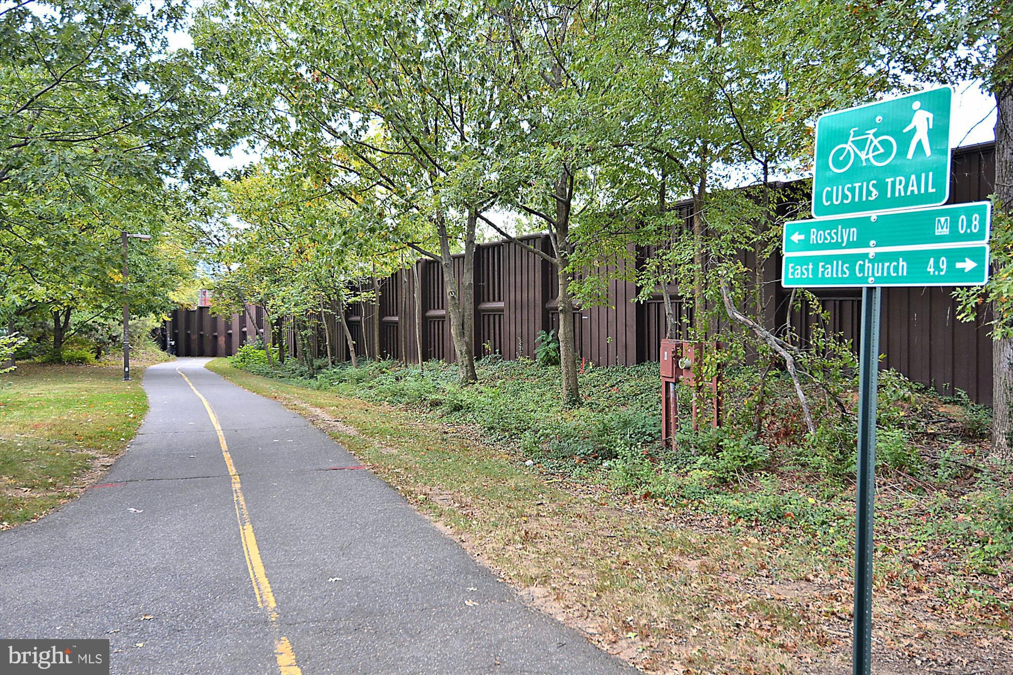 WILLIAMSBURG VILLAGE - Residential