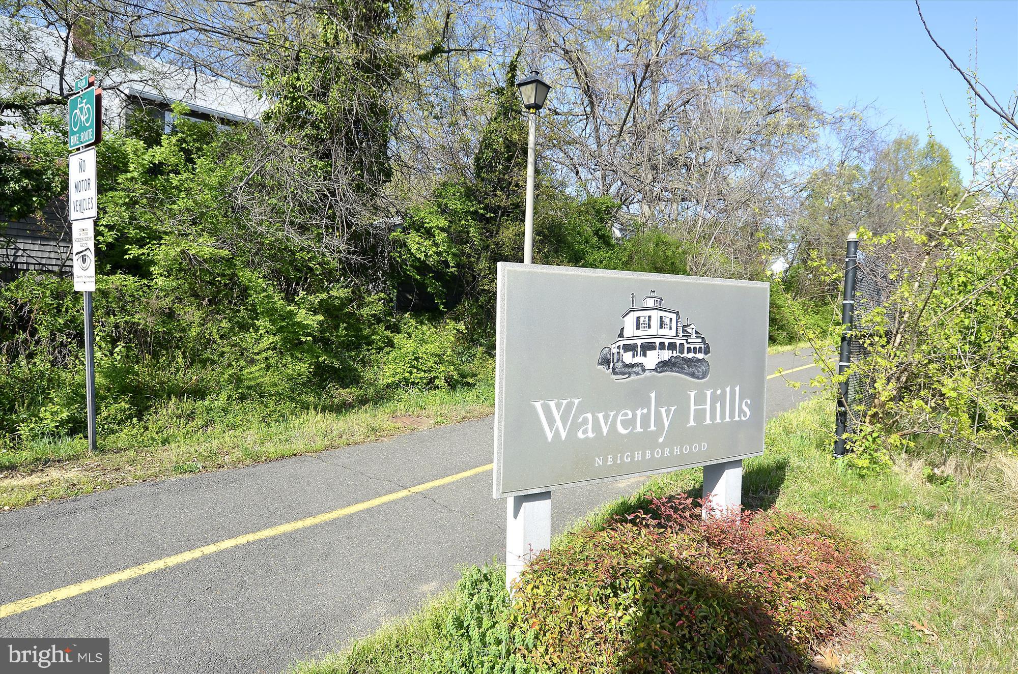 WILLIAMSBURG VILLAGE - Residential