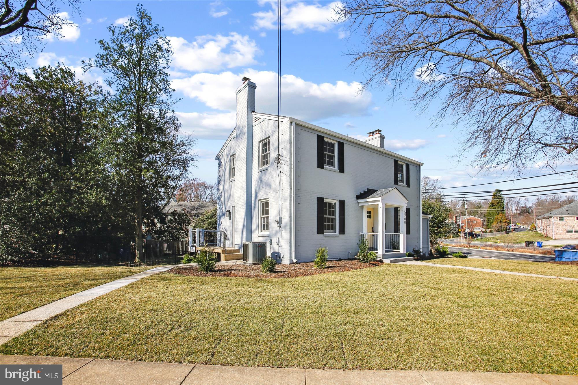 WILLIAMSBURG VILLAGE - Residential