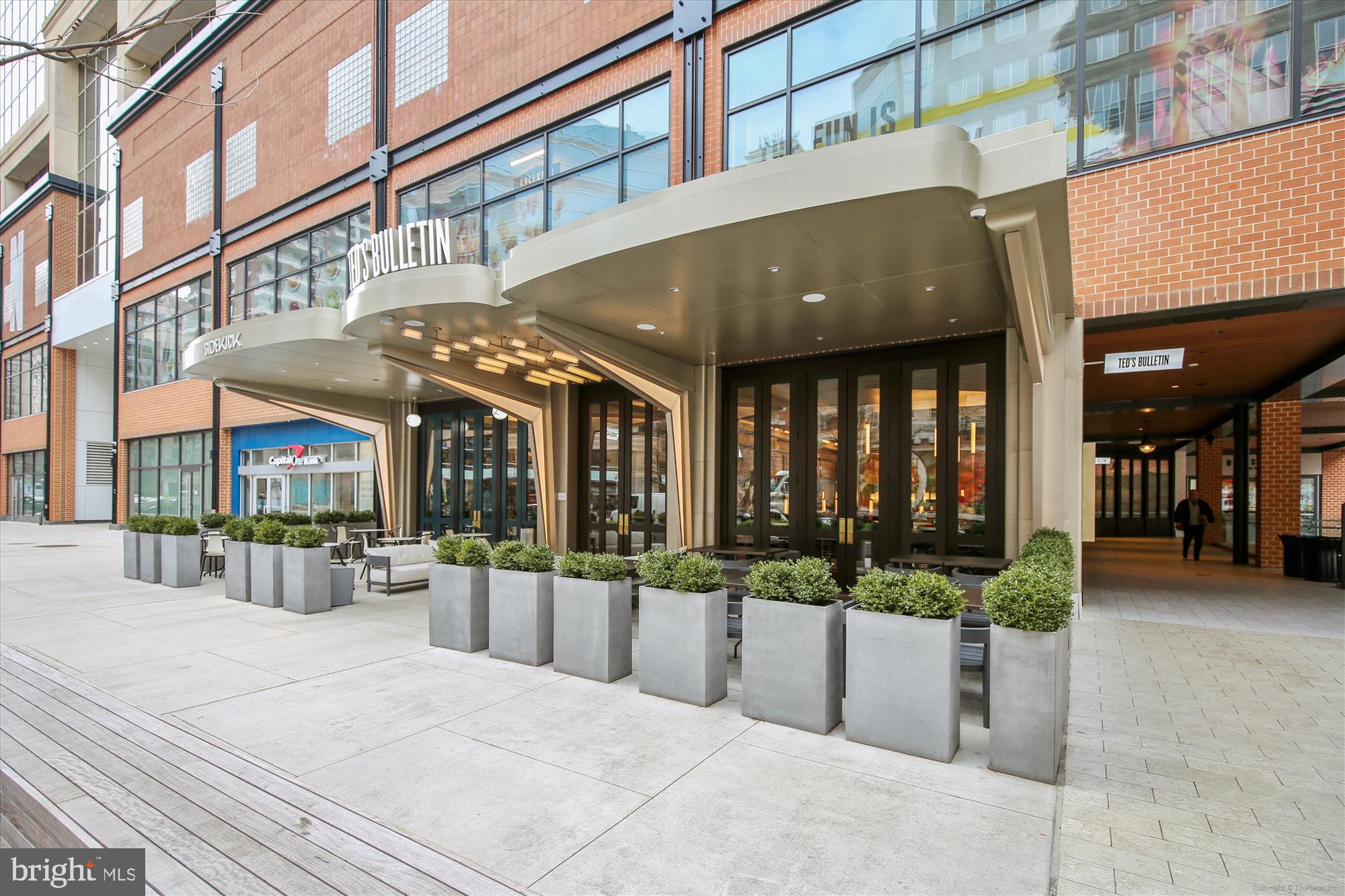 WILLIAMSBURG VILLAGE - Residential