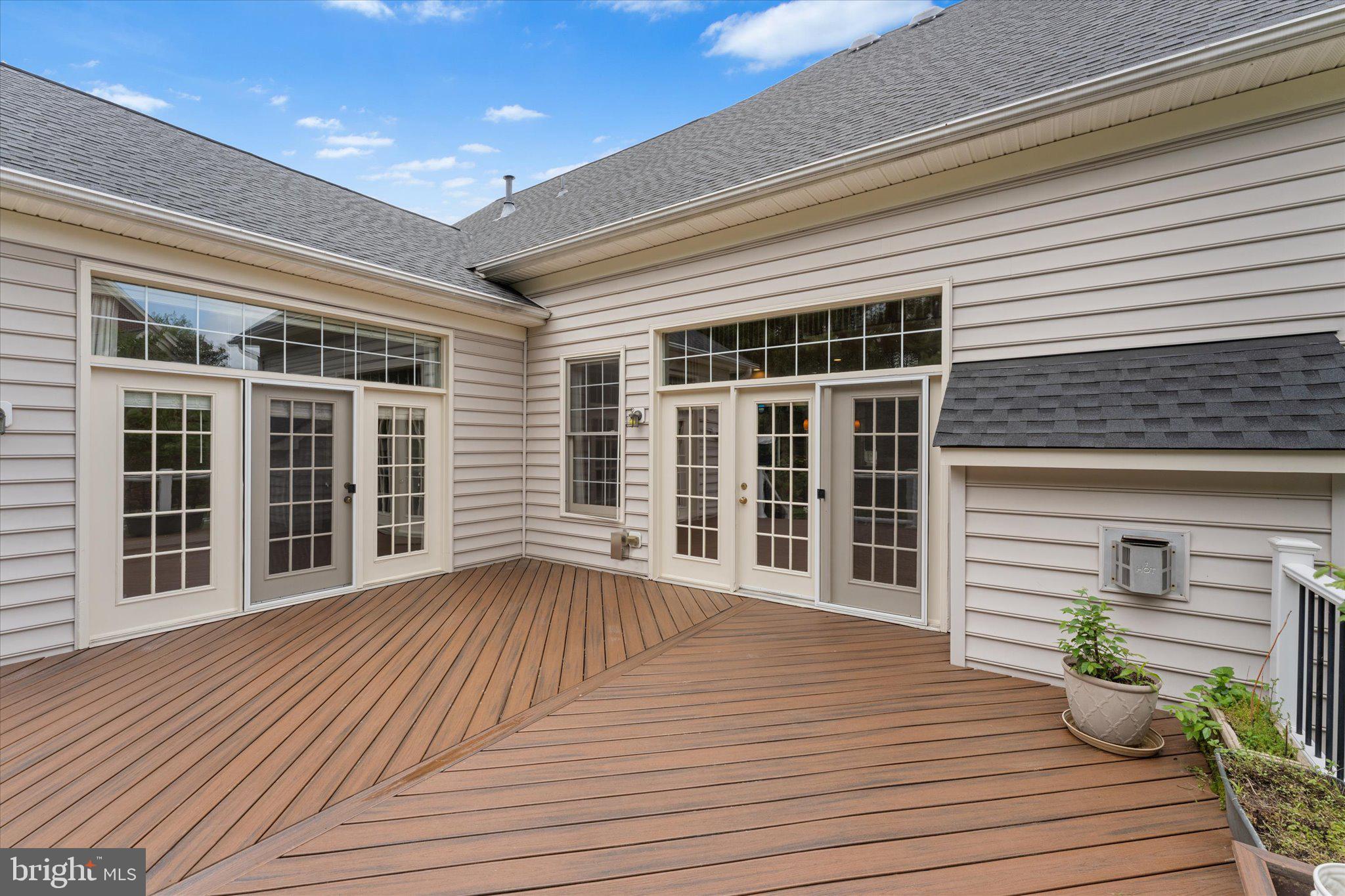 RIVER CREEK - Residential