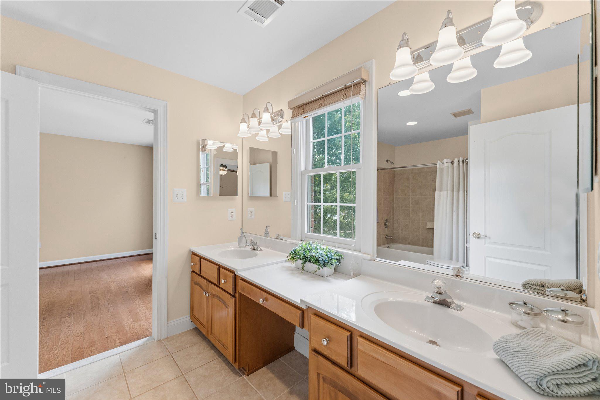 RIVER CREEK - Residential