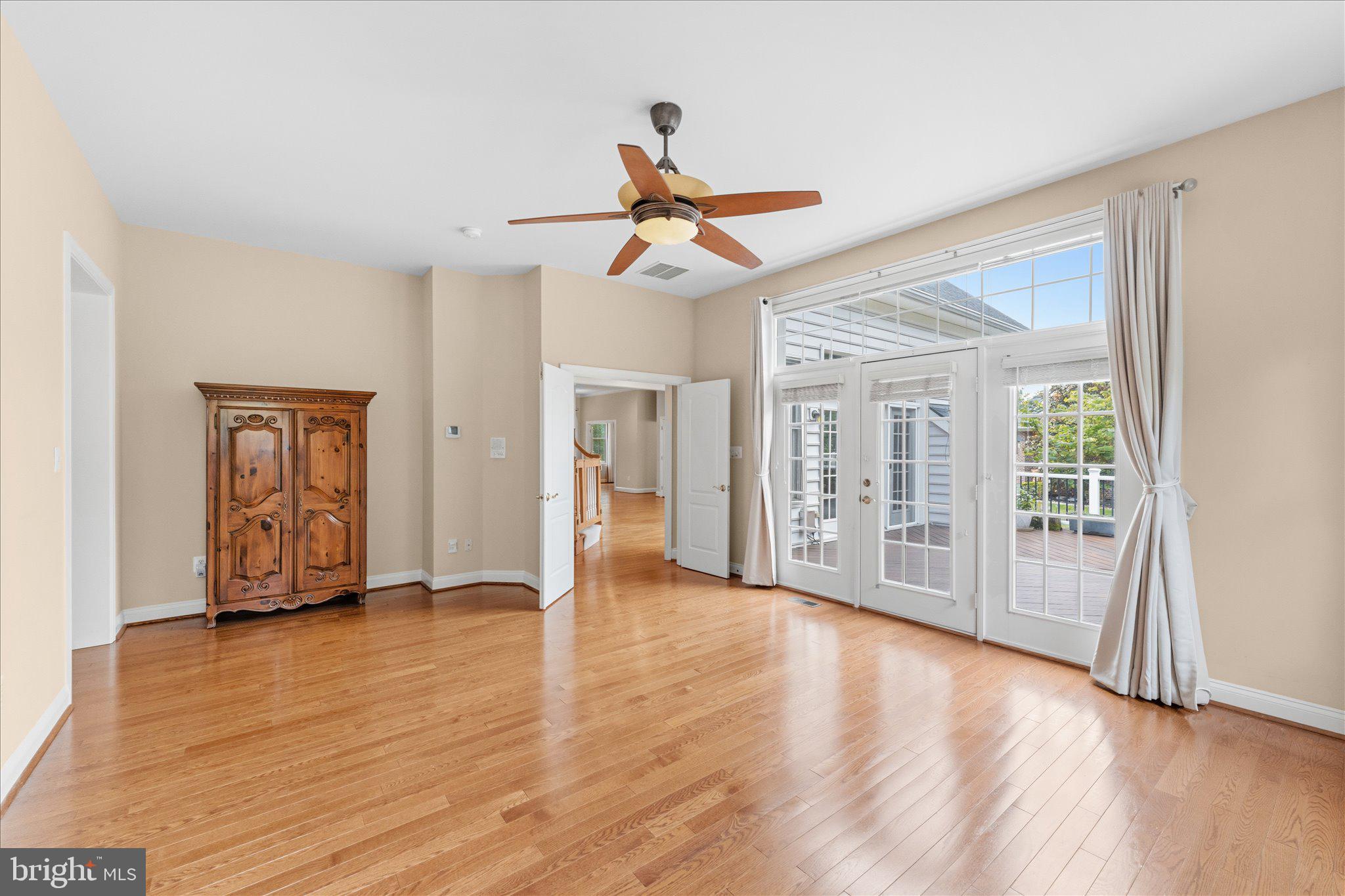 RIVER CREEK - Residential
