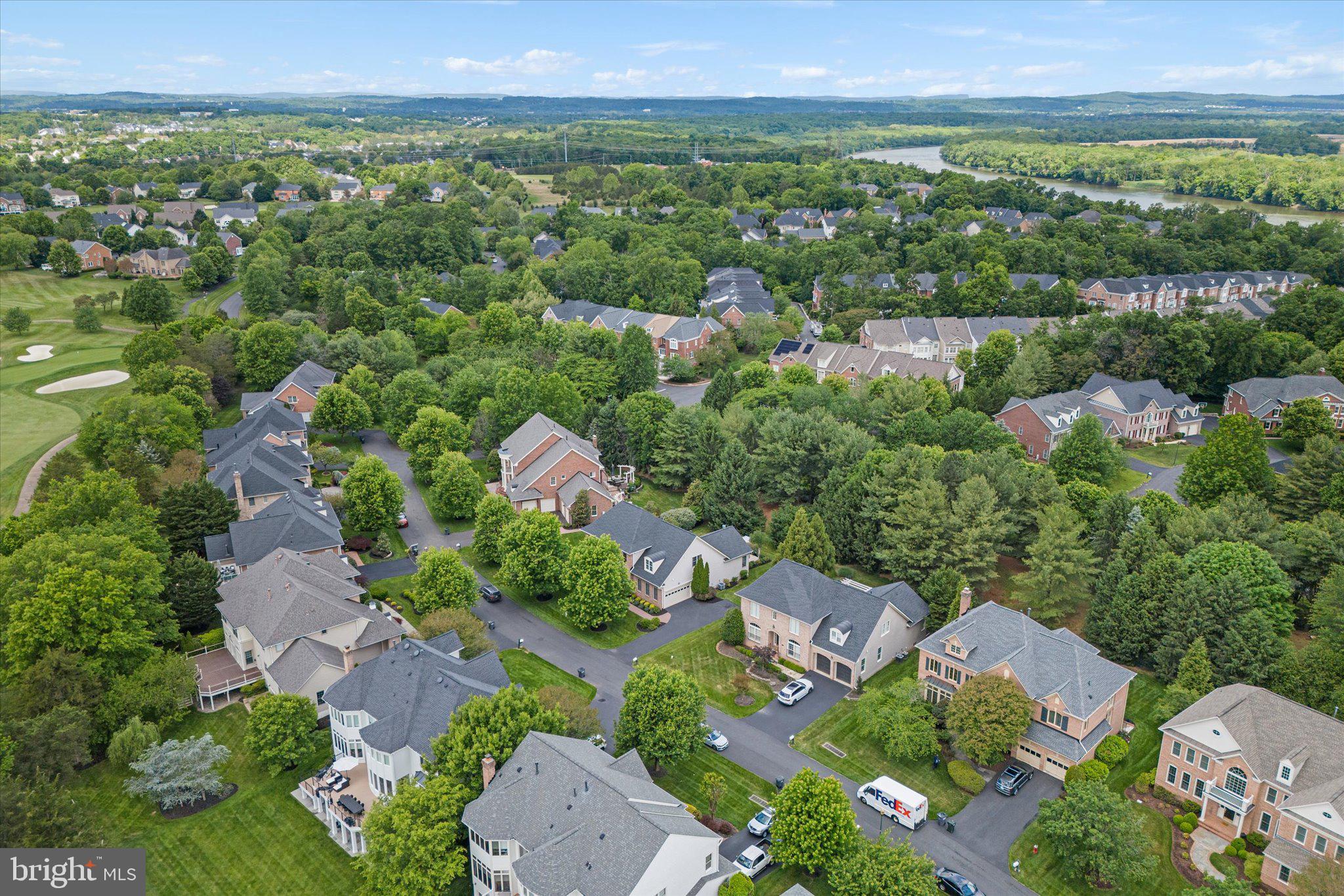 RIVER CREEK - Residential
