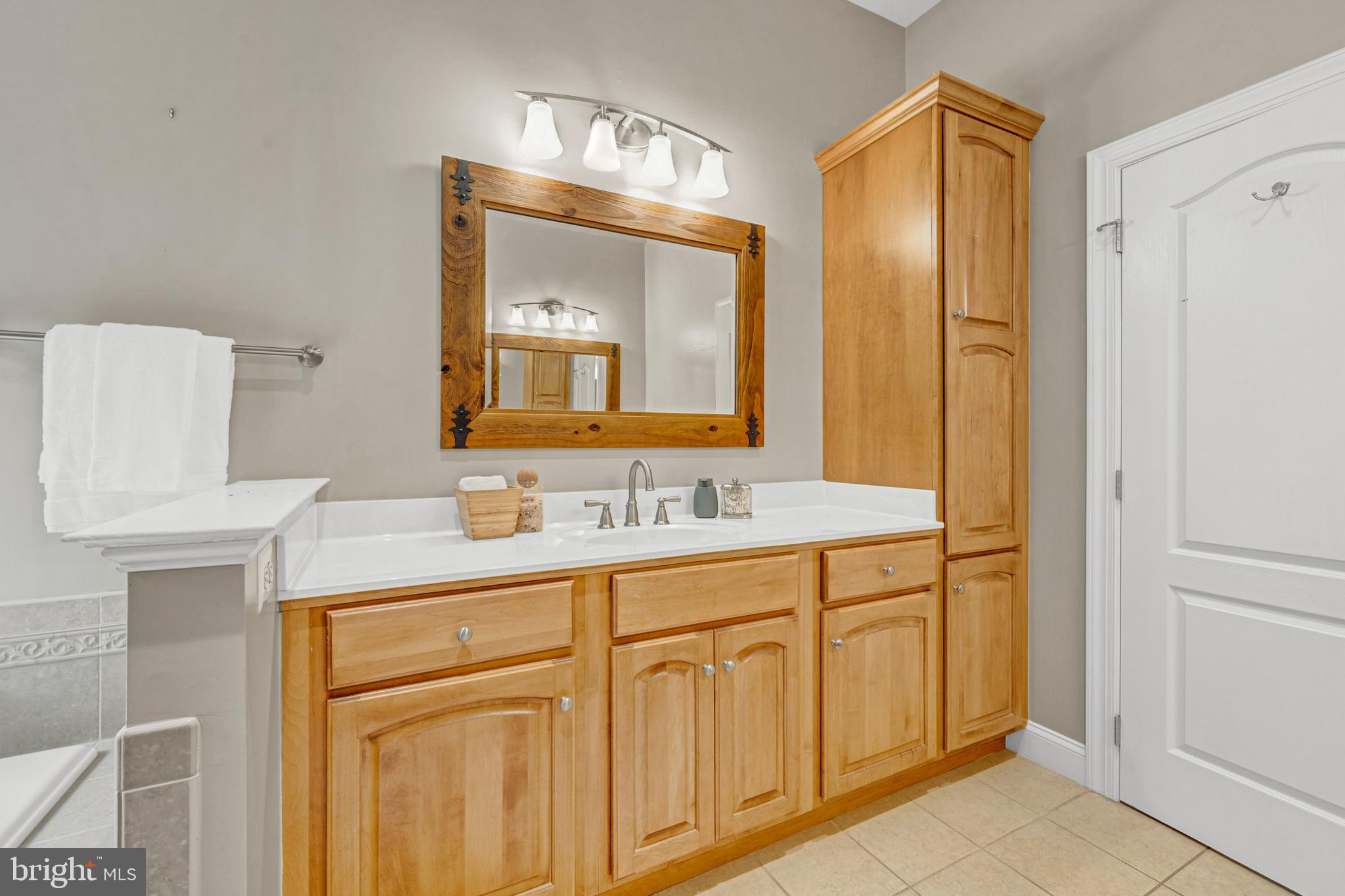 RIVER CREEK - Residential