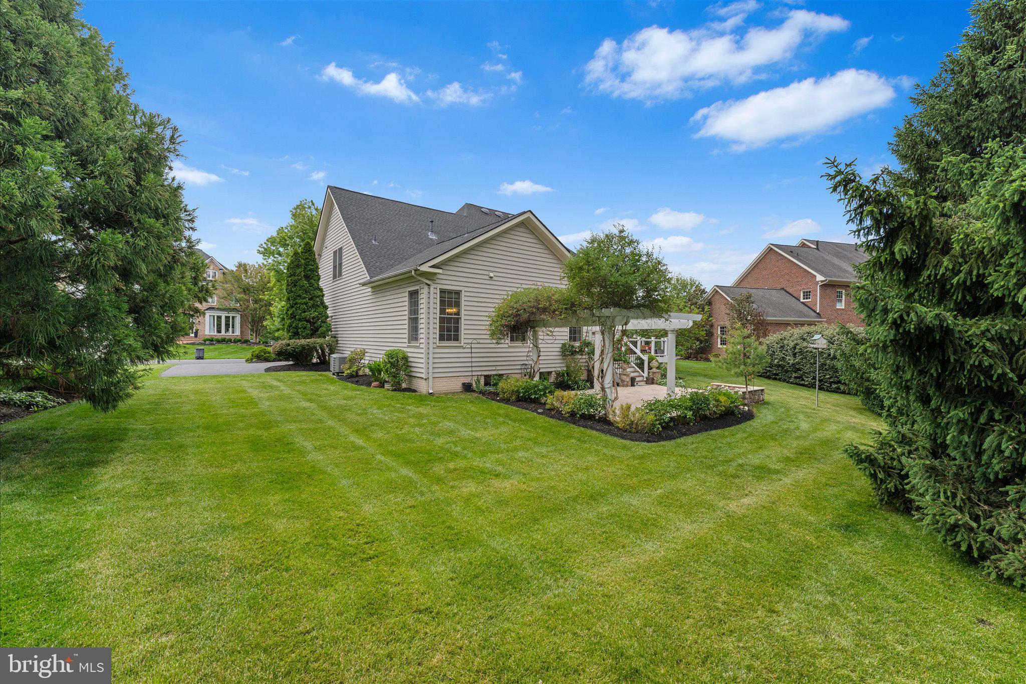 RIVER CREEK - Residential