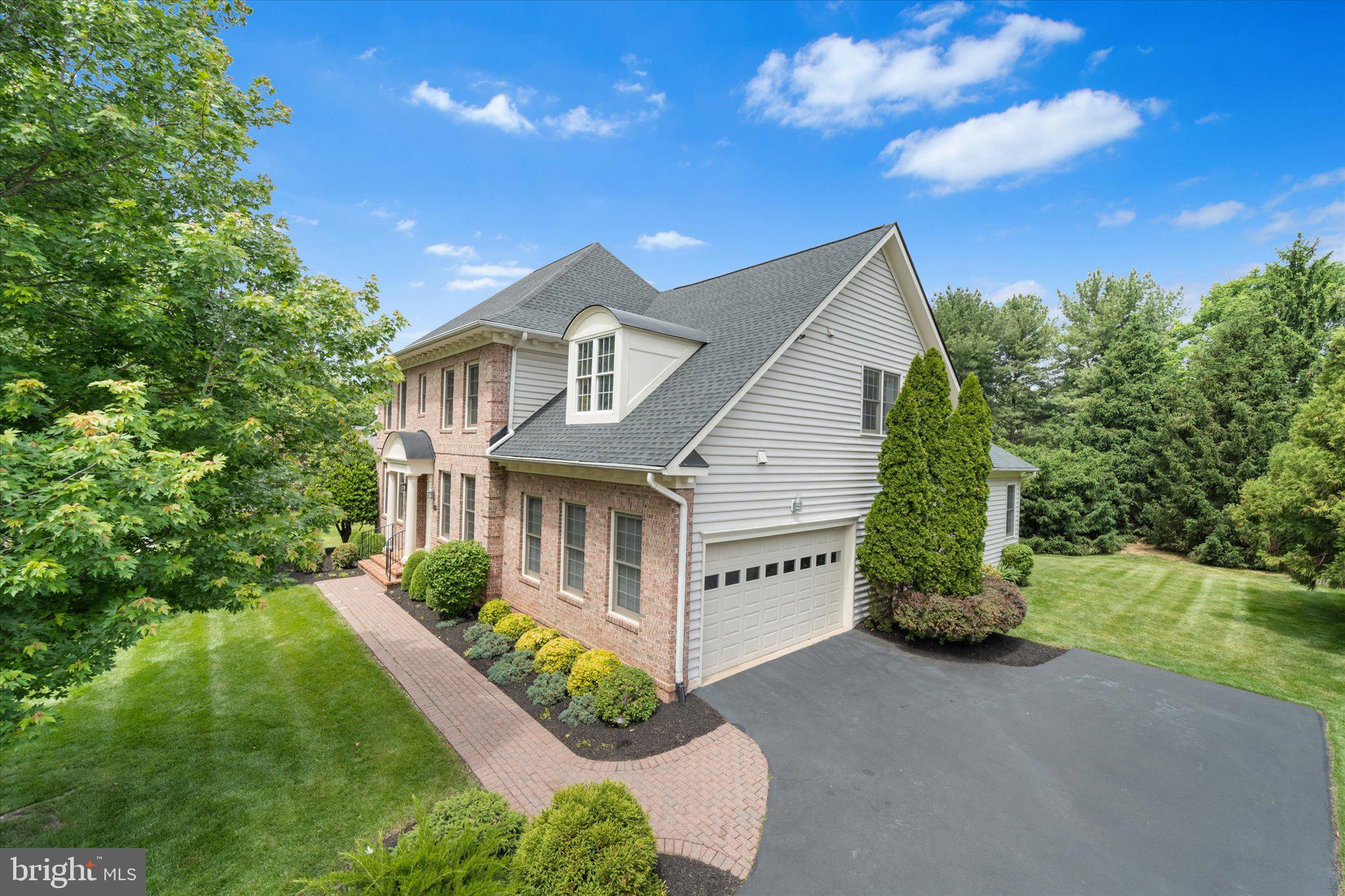 RIVER CREEK - Residential
