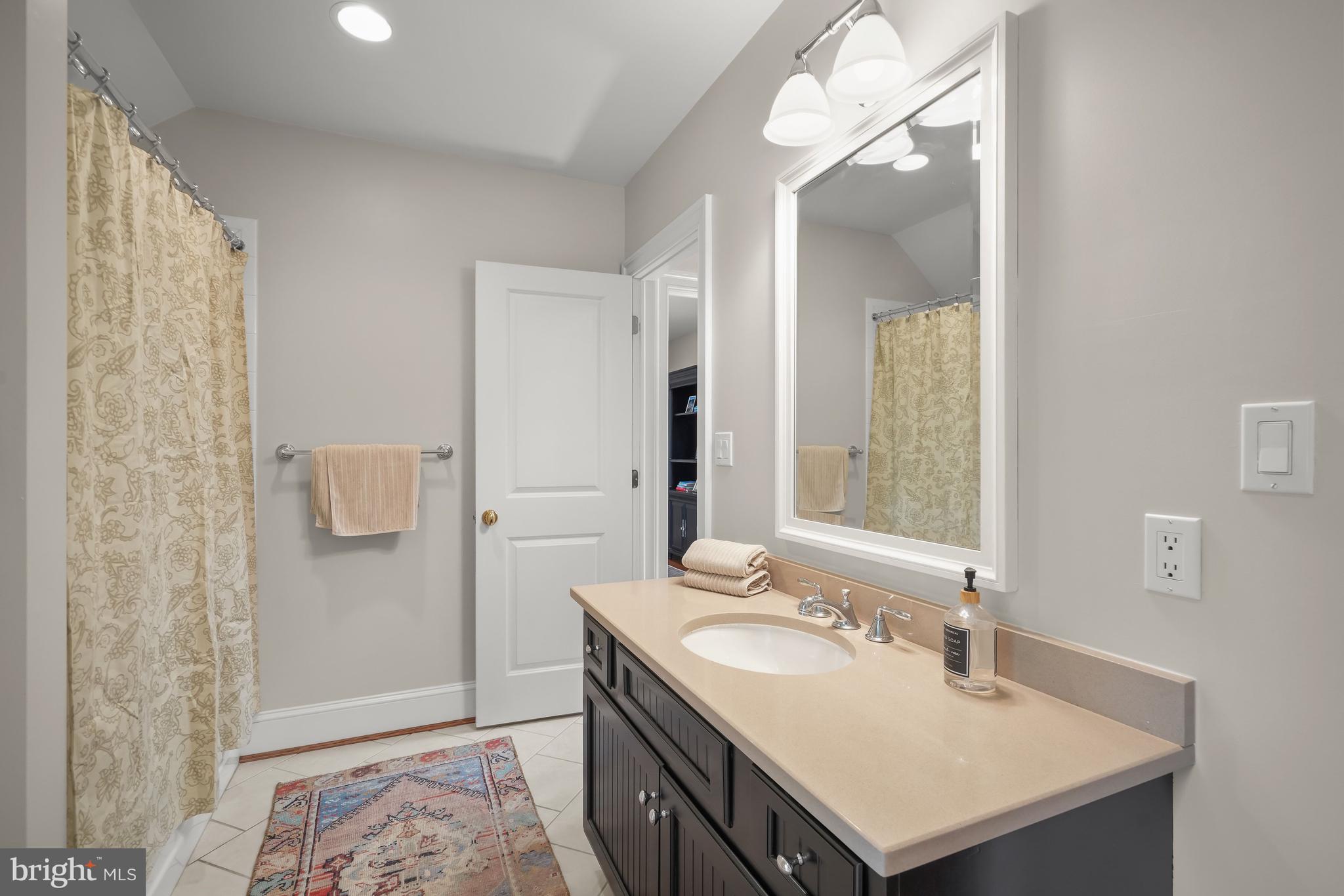 POTOMAC OUTSIDE - Residential