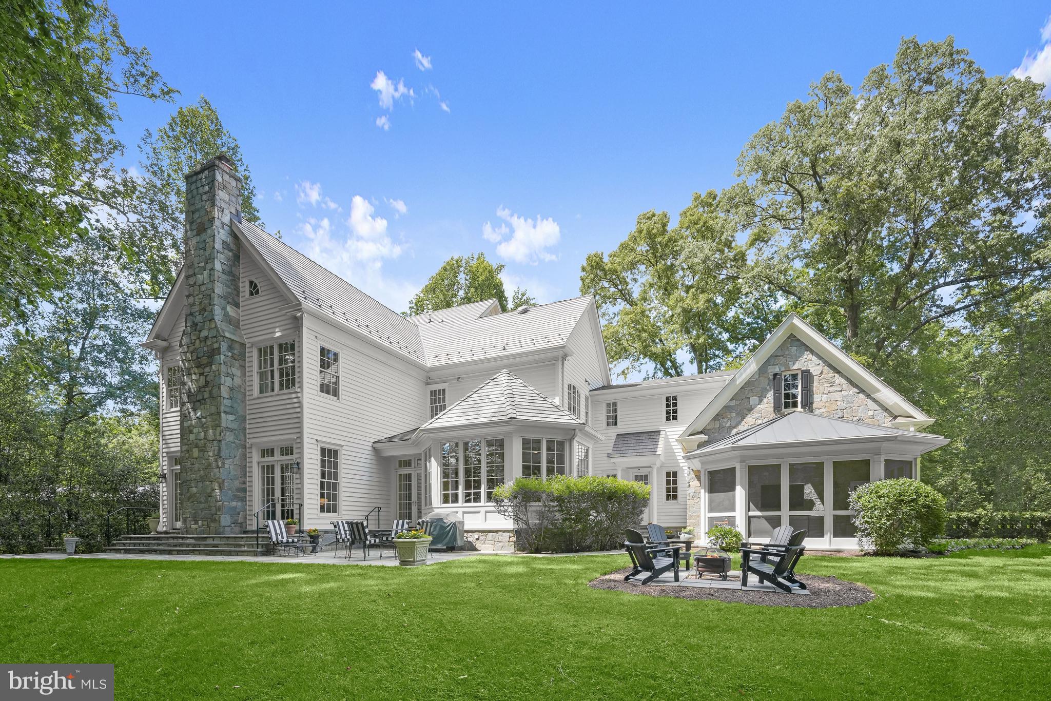 POTOMAC OUTSIDE - Residential
