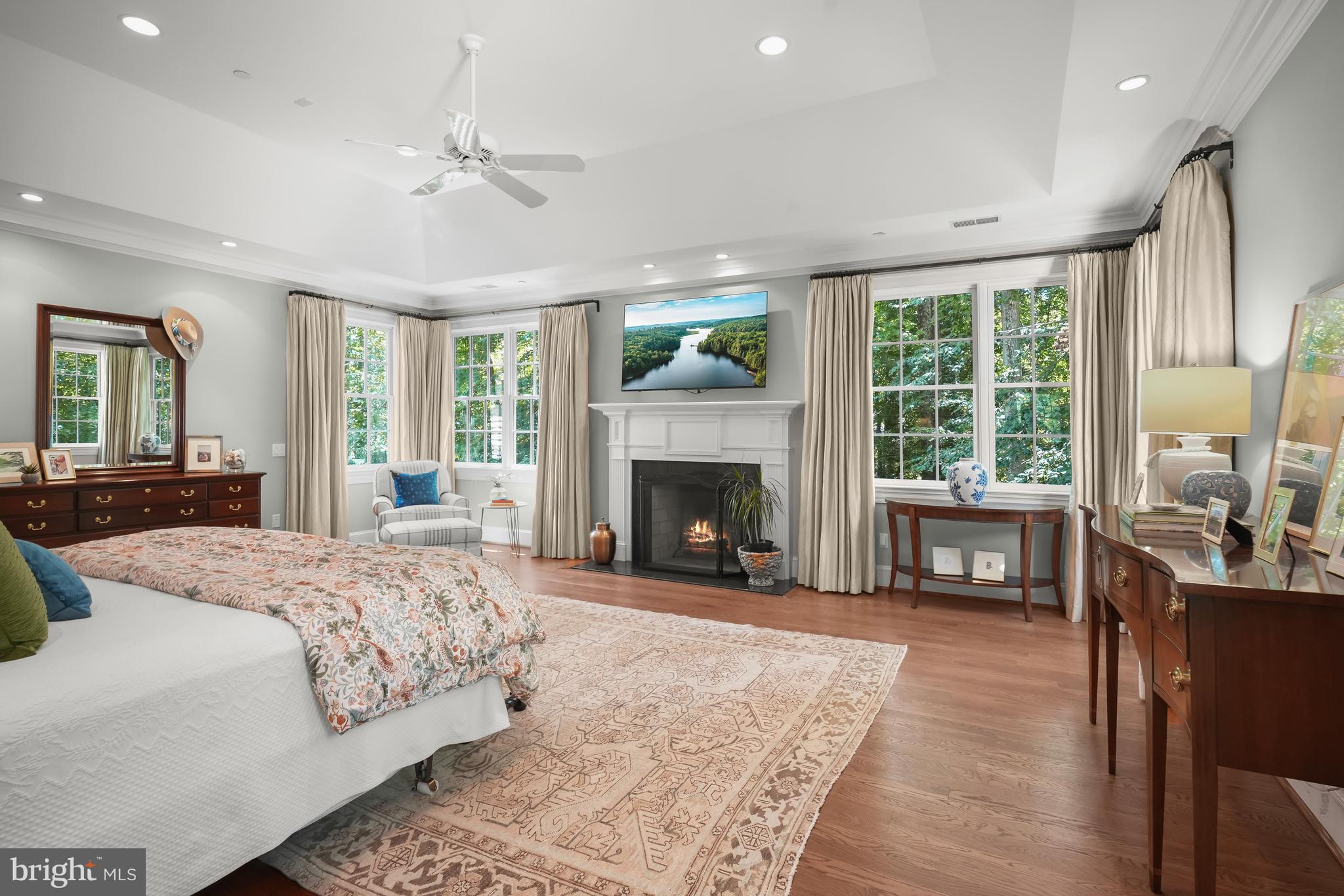 POTOMAC OUTSIDE - Residential