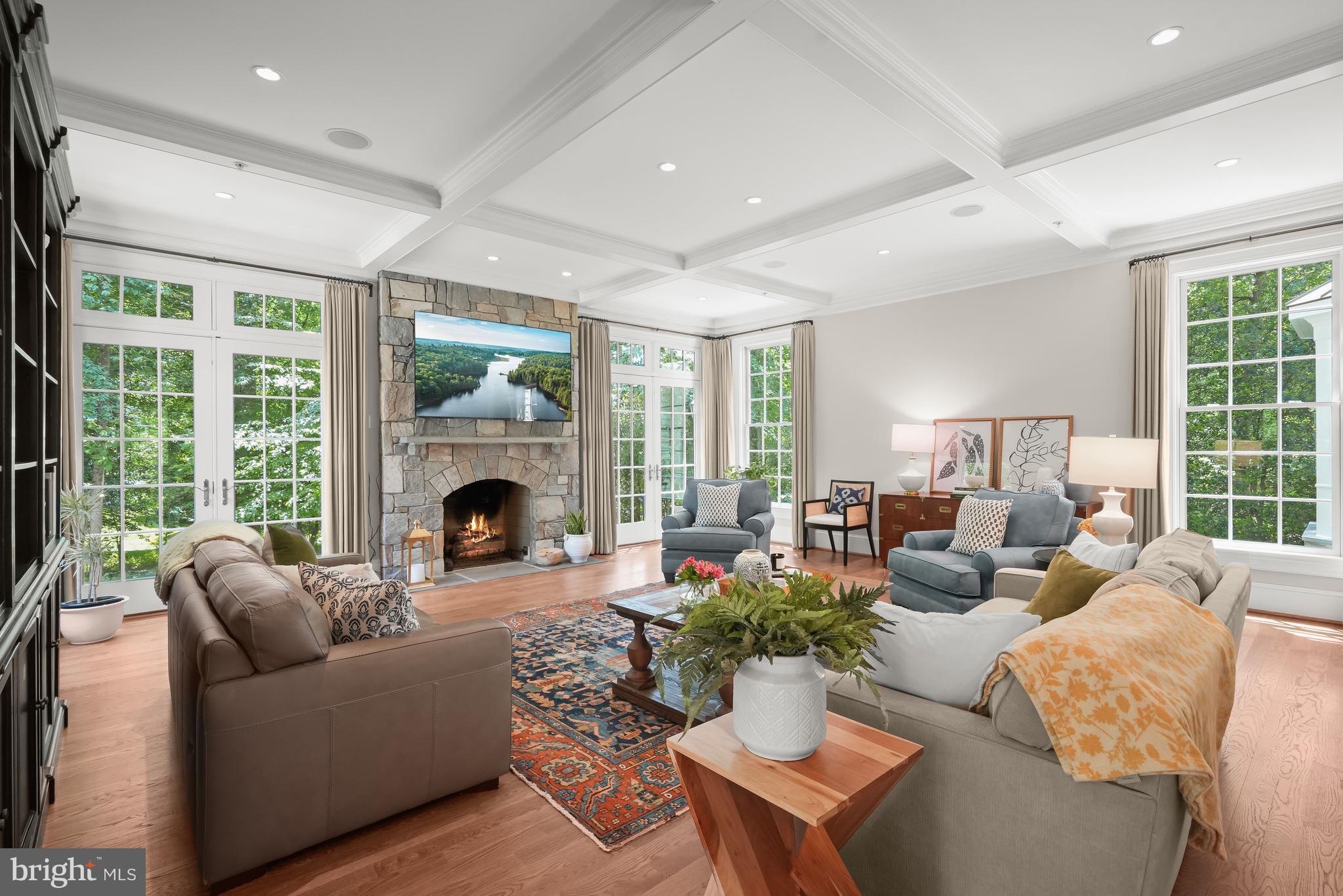 POTOMAC OUTSIDE - Residential
