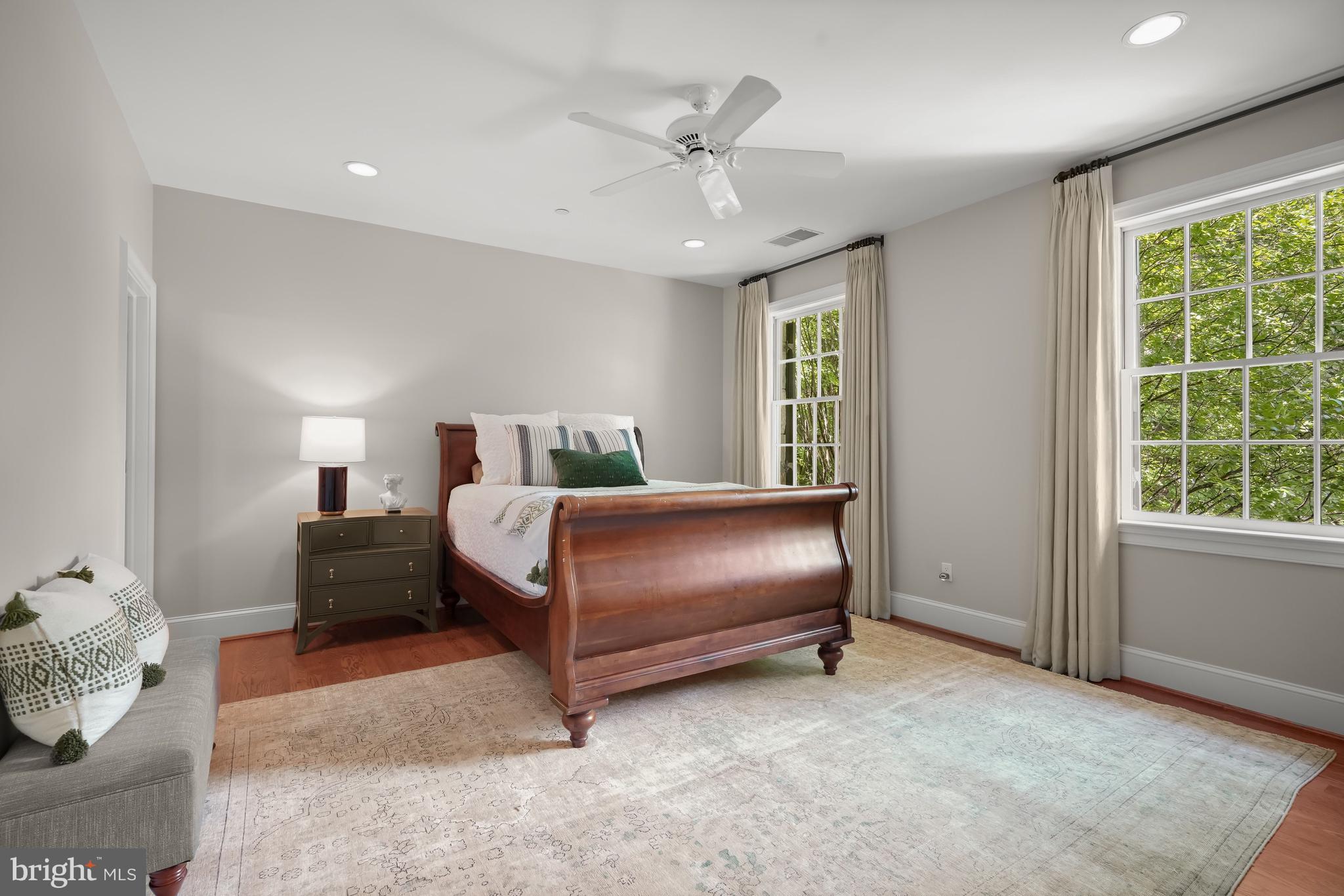 POTOMAC OUTSIDE - Residential