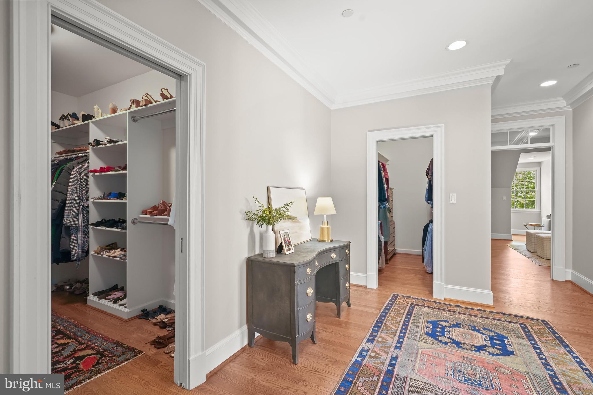 POTOMAC OUTSIDE - Residential
