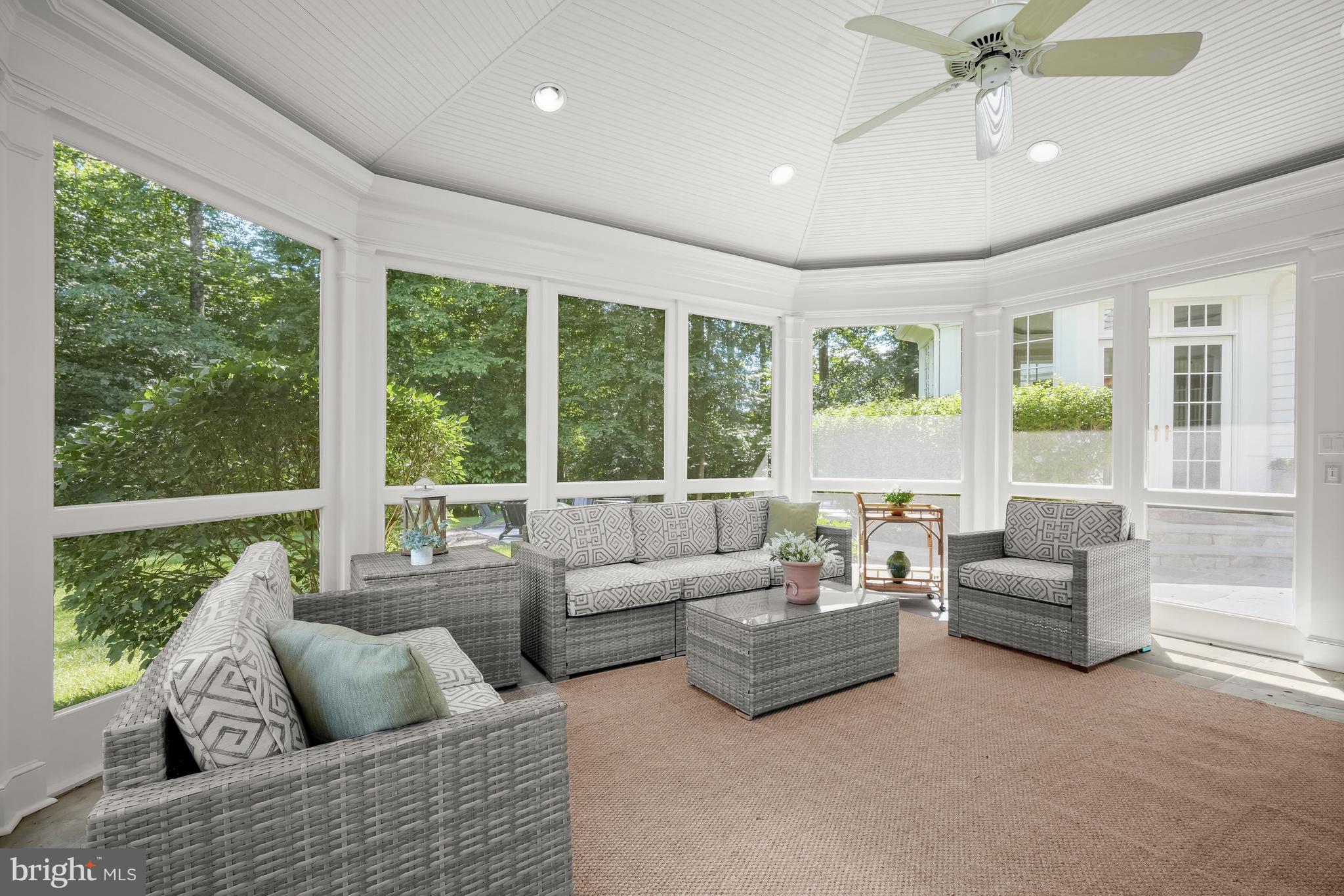POTOMAC OUTSIDE - Residential