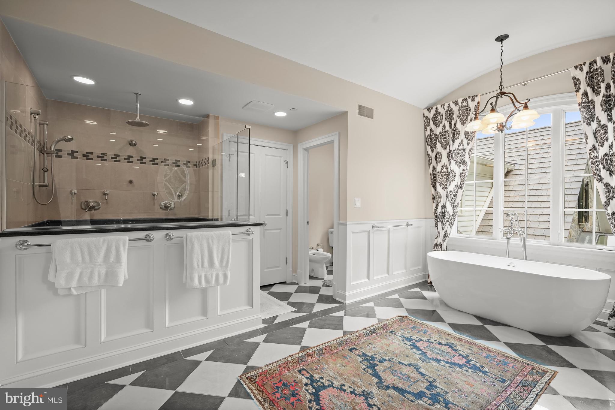 POTOMAC OUTSIDE - Residential