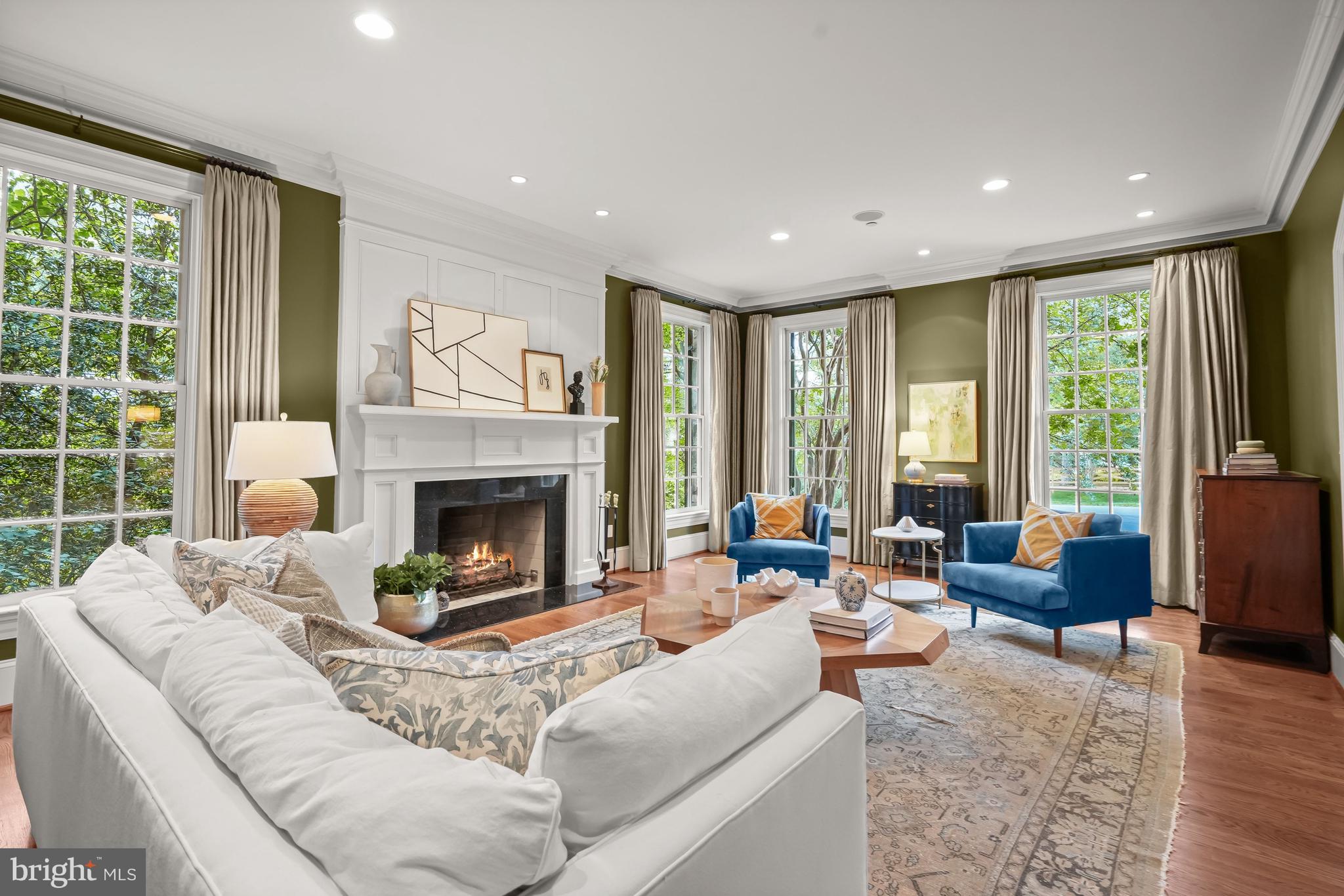 POTOMAC OUTSIDE - Residential