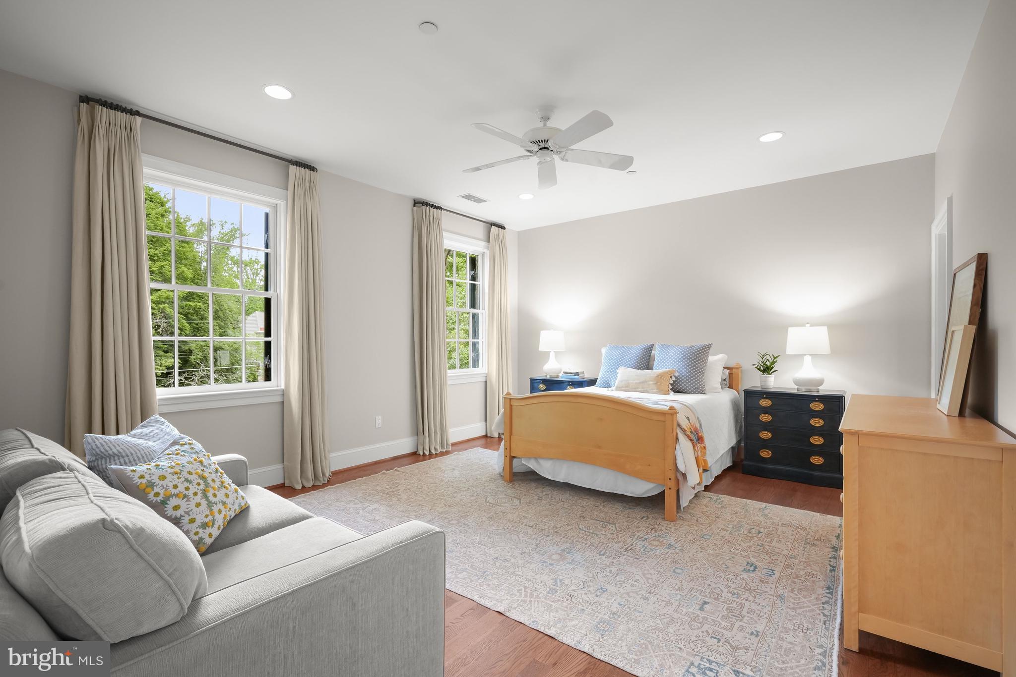 POTOMAC OUTSIDE - Residential
