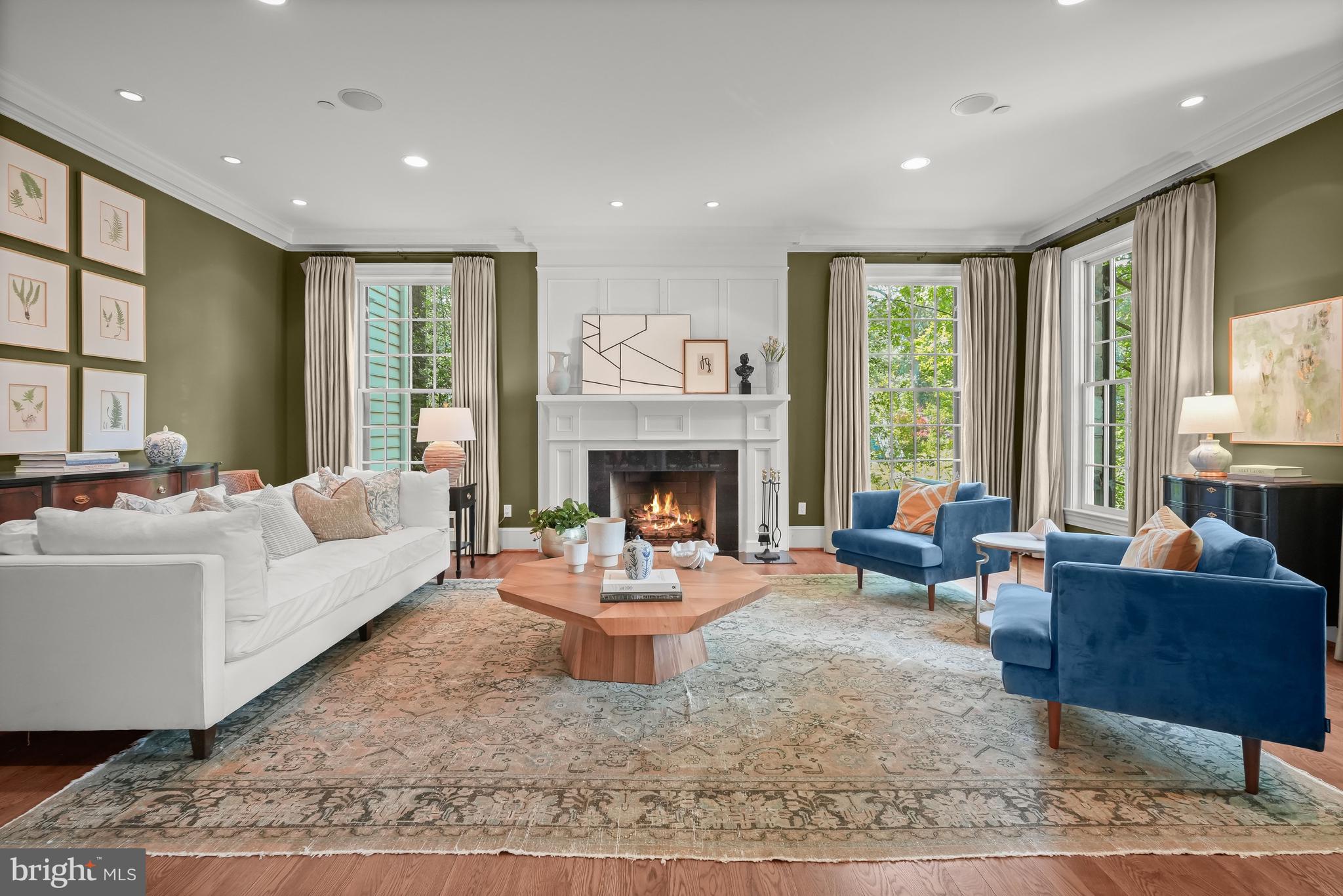 POTOMAC OUTSIDE - Residential